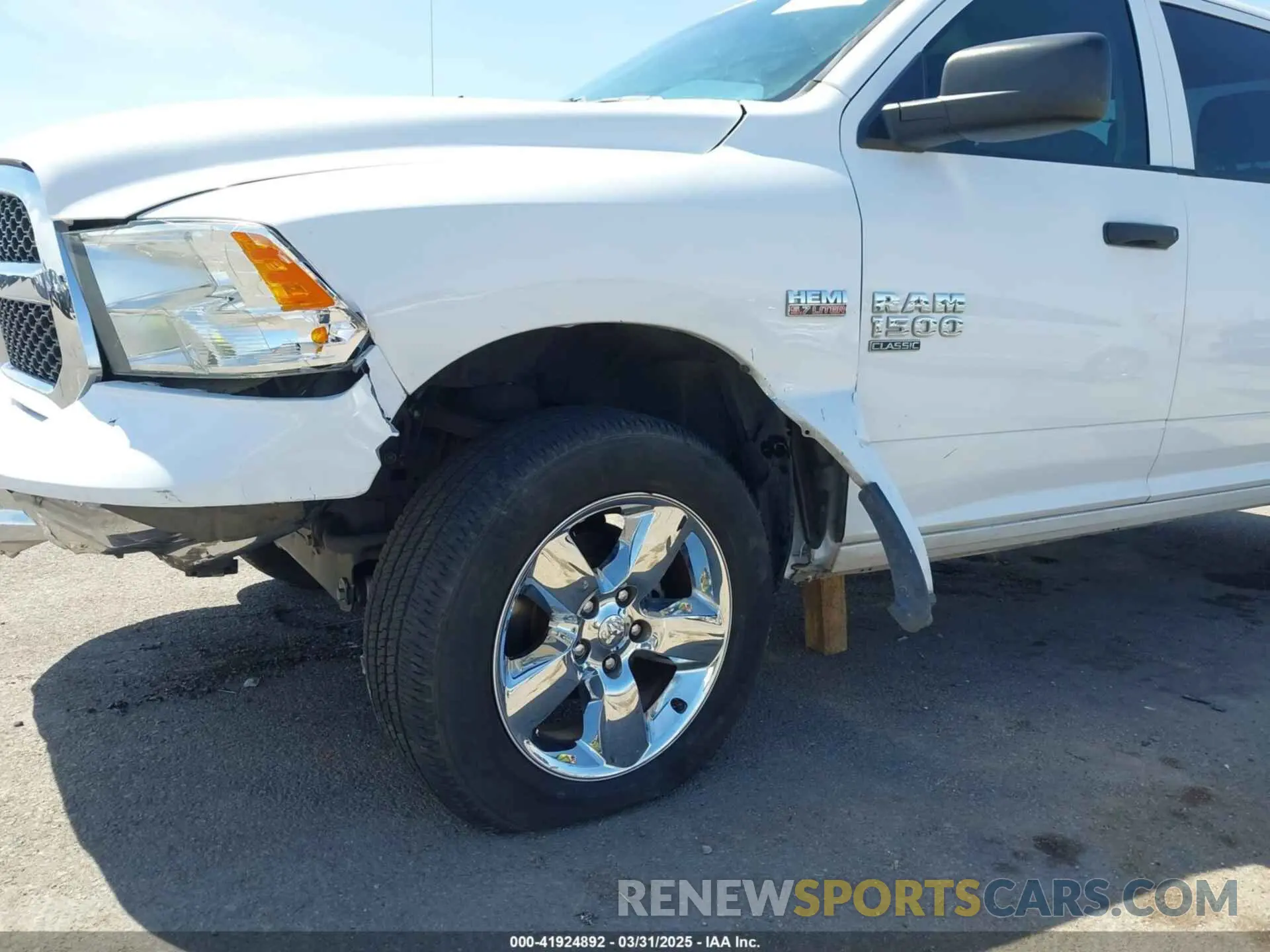 6 fotografías del automóvil dañado 1C6RR7KT5KS742762 RAM 1500 CLASSIC 2019