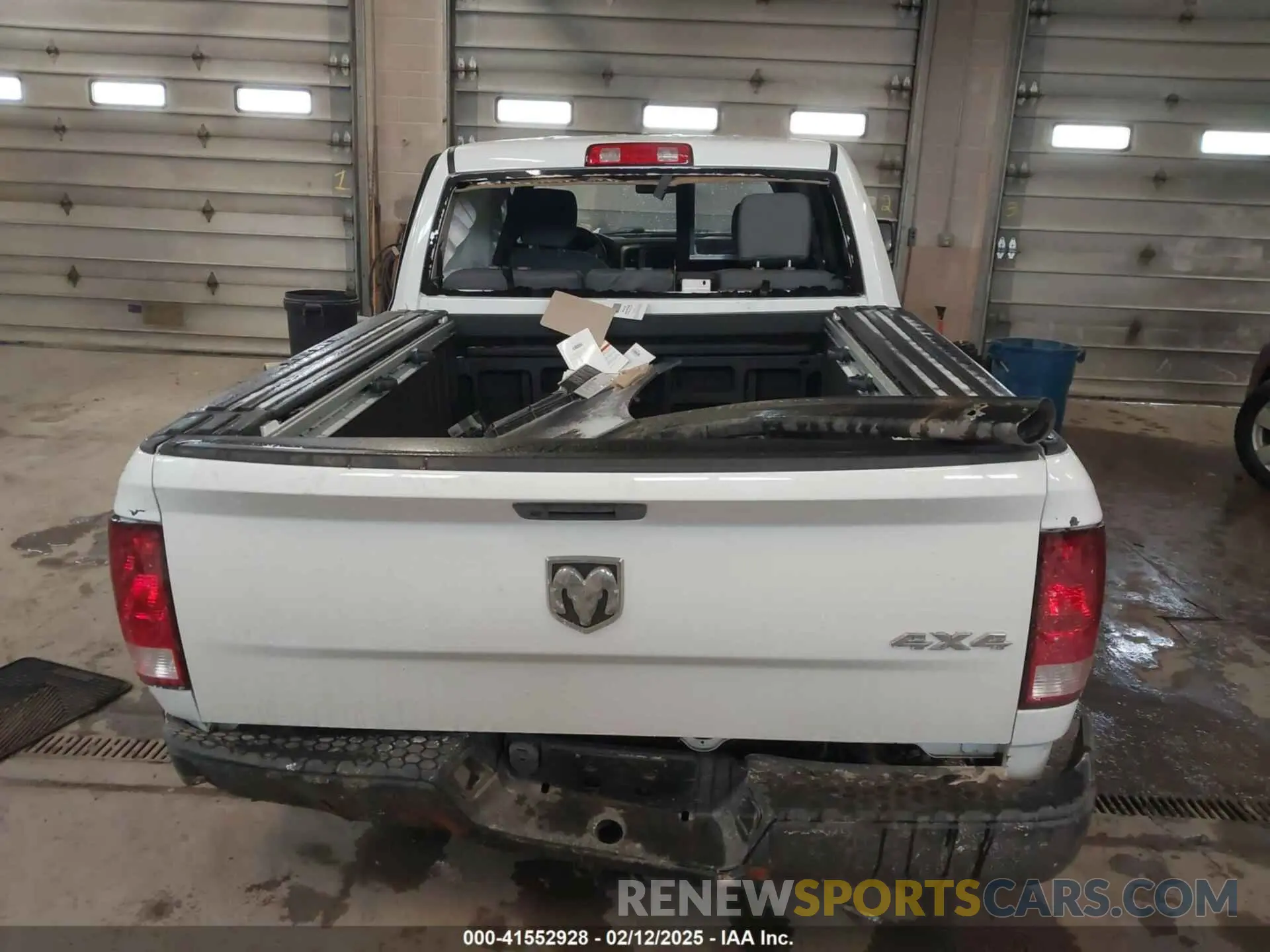 16 fotografías del automóvil dañado 1C6RR7KTXKS677570 RAM 1500 CLASSIC 2019
