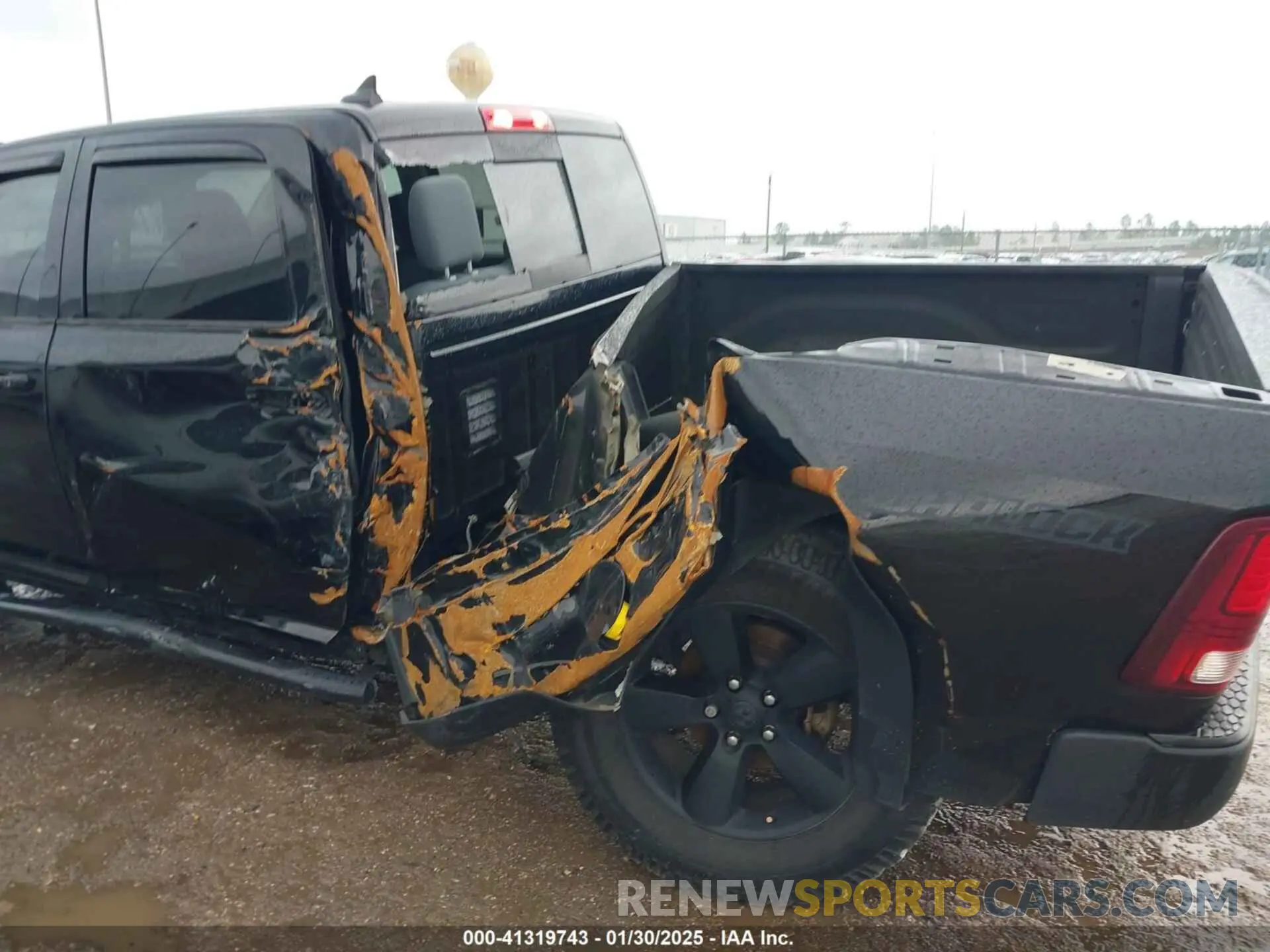 6 fotografías del automóvil dañado 1C6RR7LG8KS717307 RAM 1500 CLASSIC 2019