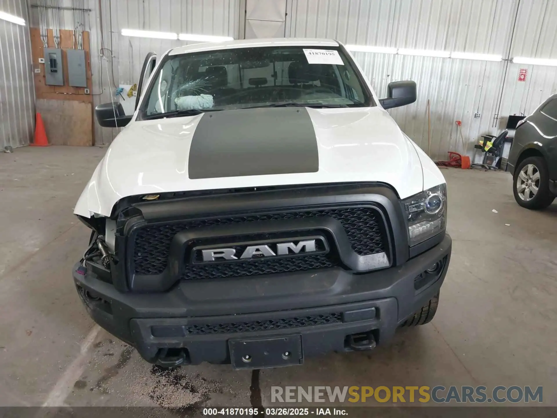 12 fotografías del automóvil dañado 1C6RR7LGXKS743195 RAM 1500 CLASSIC 2019