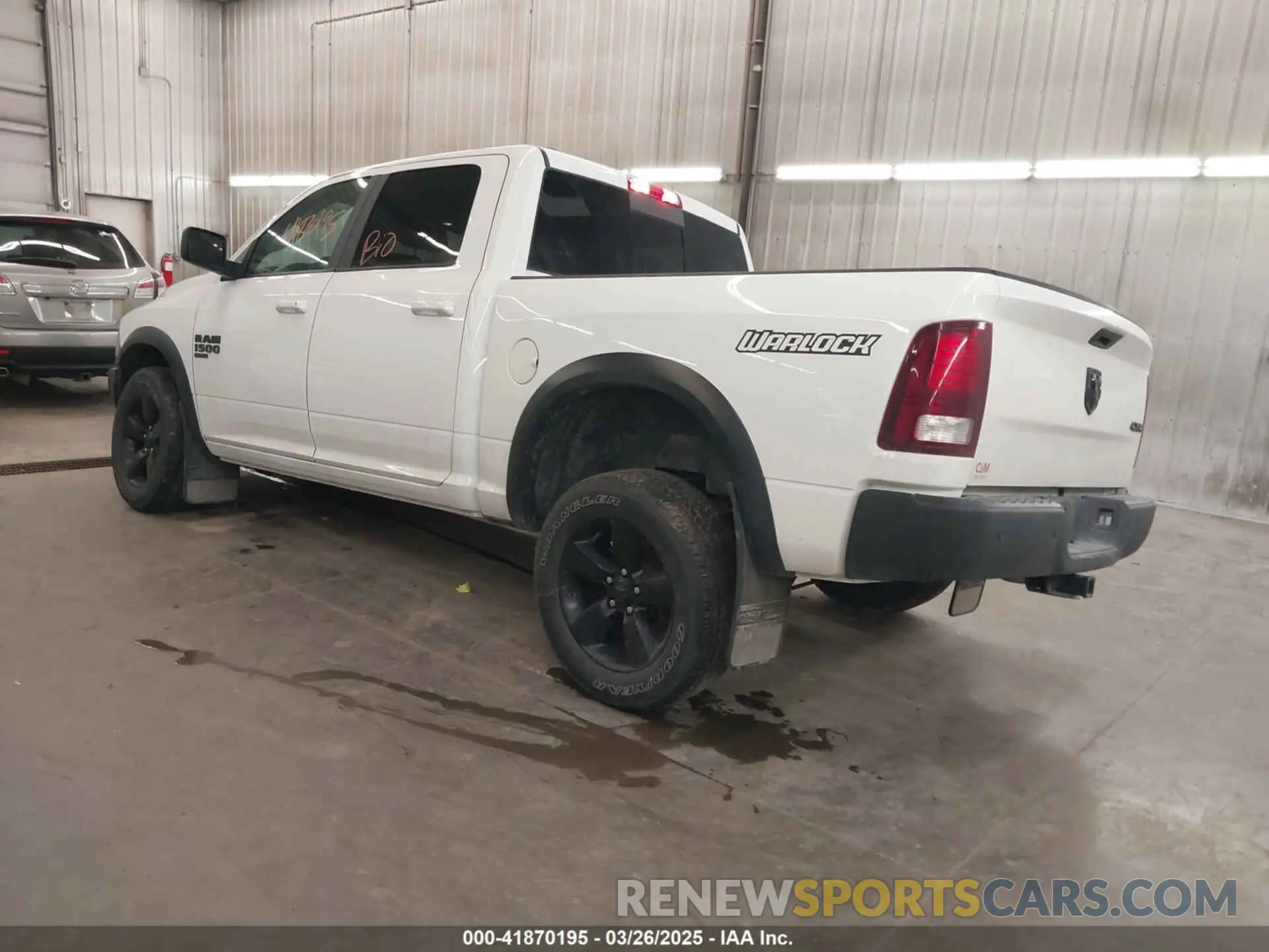 3 fotografías del automóvil dañado 1C6RR7LGXKS743195 RAM 1500 CLASSIC 2019