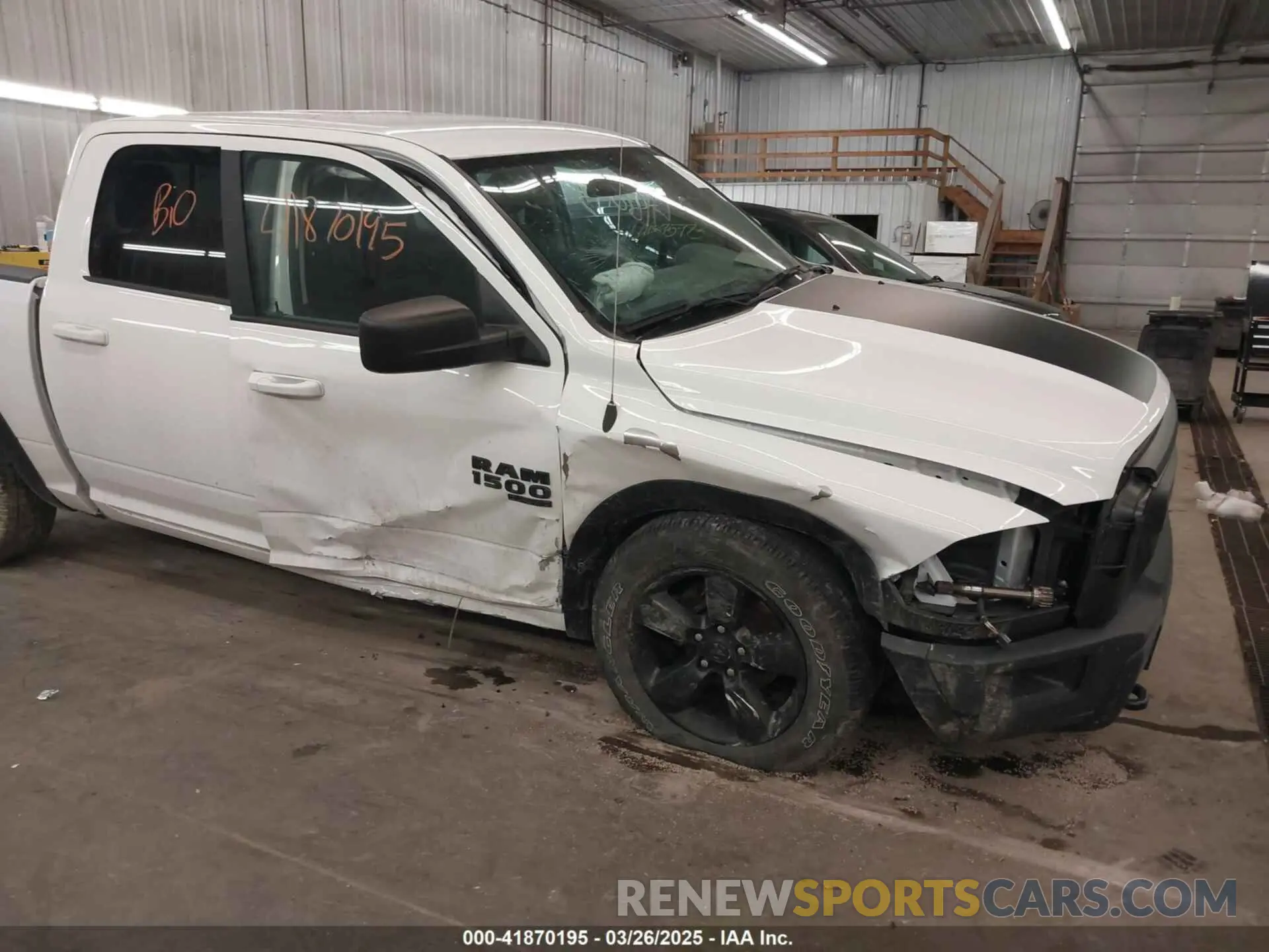 6 fotografías del automóvil dañado 1C6RR7LGXKS743195 RAM 1500 CLASSIC 2019
