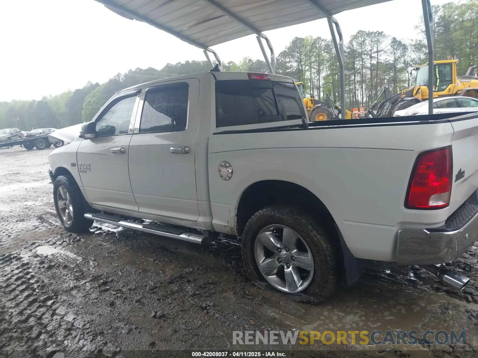 14 fotografías del automóvil dañado 1C6RR7LT1KS560992 RAM 1500 CLASSIC 2019