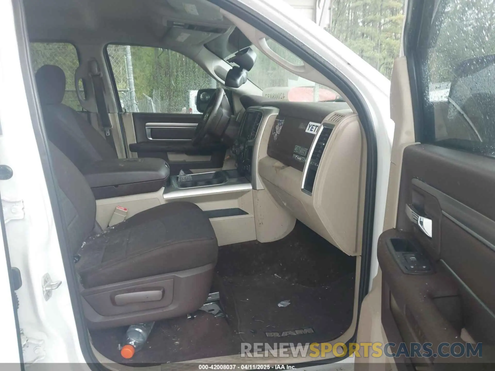 5 fotografías del automóvil dañado 1C6RR7LT1KS560992 RAM 1500 CLASSIC 2019