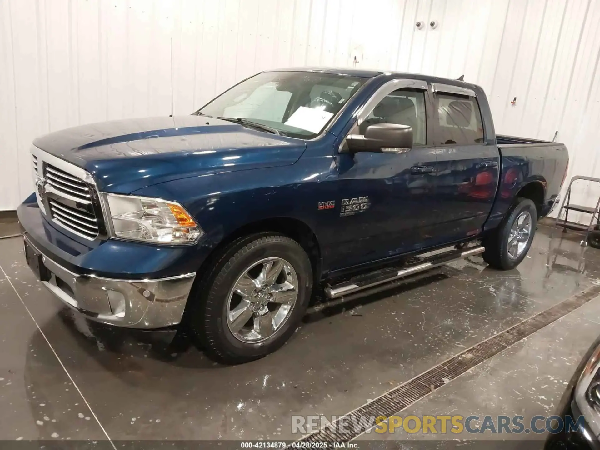 2 fotografías del automóvil dañado 1C6RR7LT2KS638521 RAM 1500 CLASSIC 2019
