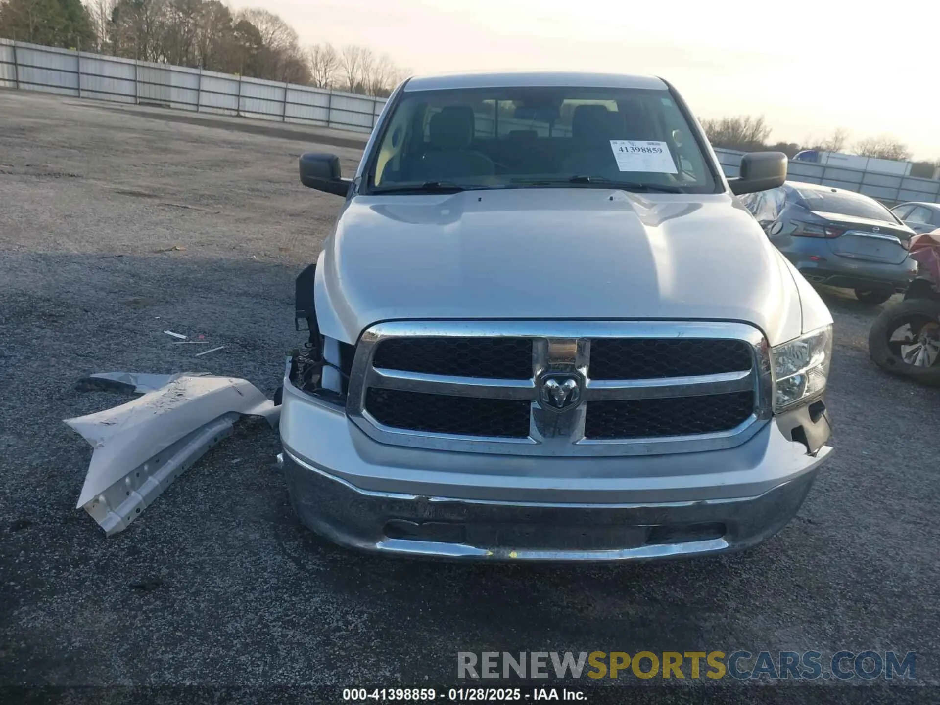 12 fotografías del automóvil dañado 1C6RR7LT4KS511558 RAM 1500 CLASSIC 2019