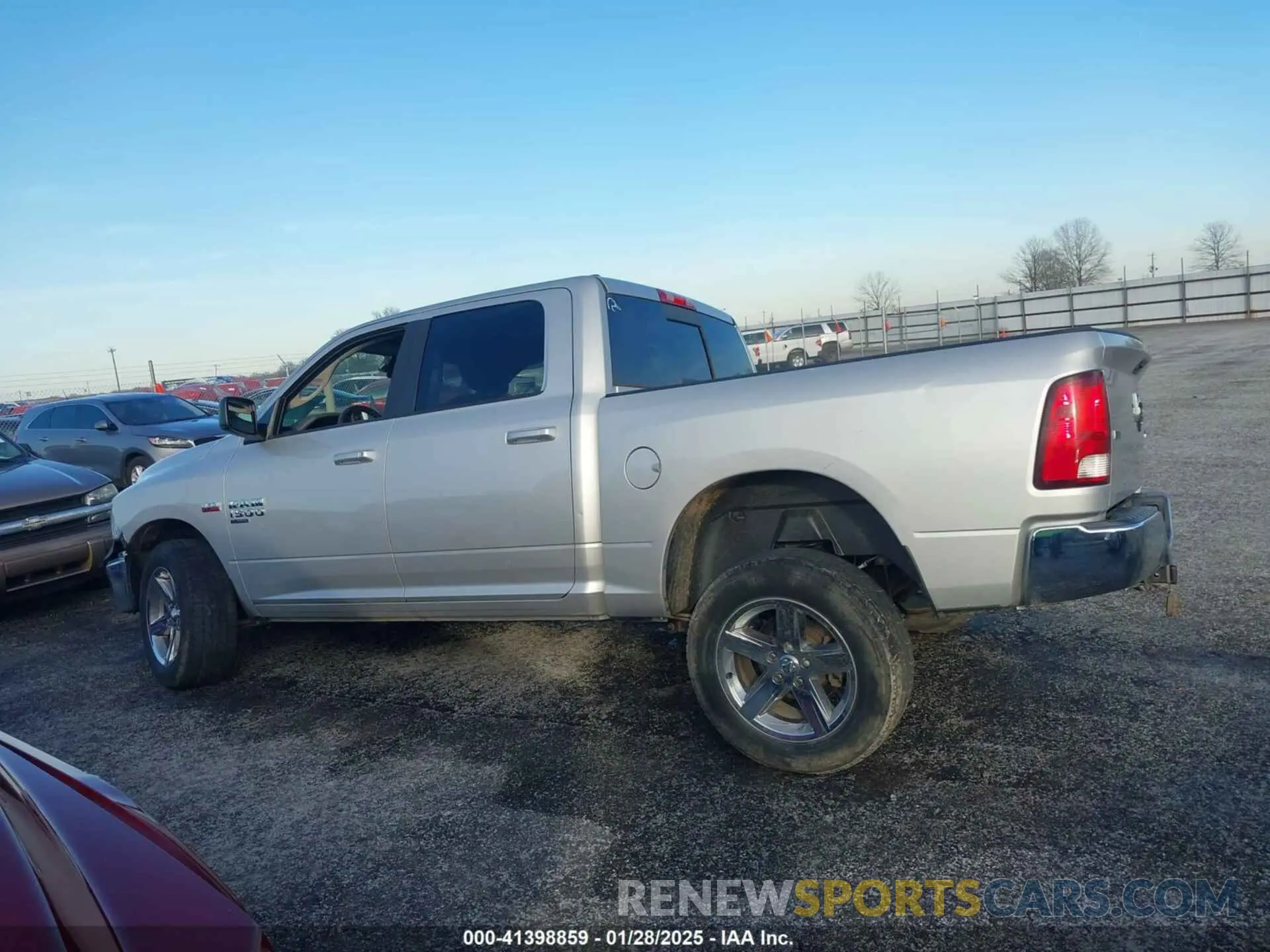 14 fotografías del automóvil dañado 1C6RR7LT4KS511558 RAM 1500 CLASSIC 2019