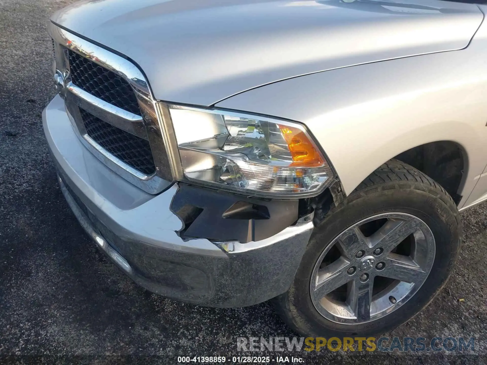 17 fotografías del automóvil dañado 1C6RR7LT4KS511558 RAM 1500 CLASSIC 2019