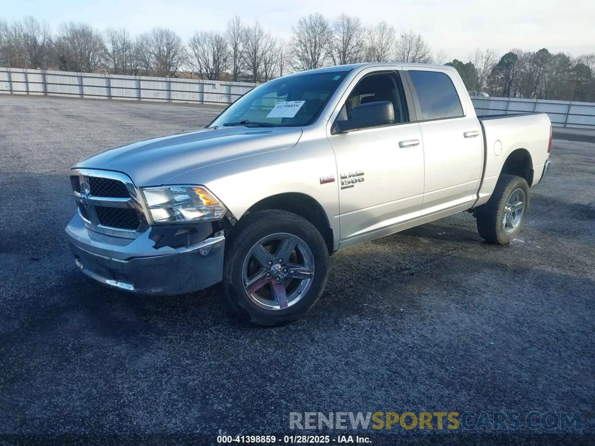 2 fotografías del automóvil dañado 1C6RR7LT4KS511558 RAM 1500 CLASSIC 2019