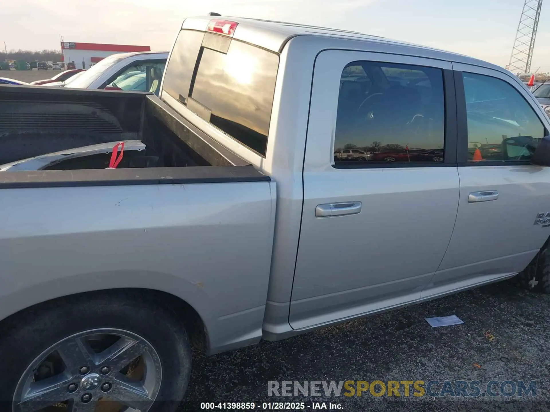 21 fotografías del automóvil dañado 1C6RR7LT4KS511558 RAM 1500 CLASSIC 2019