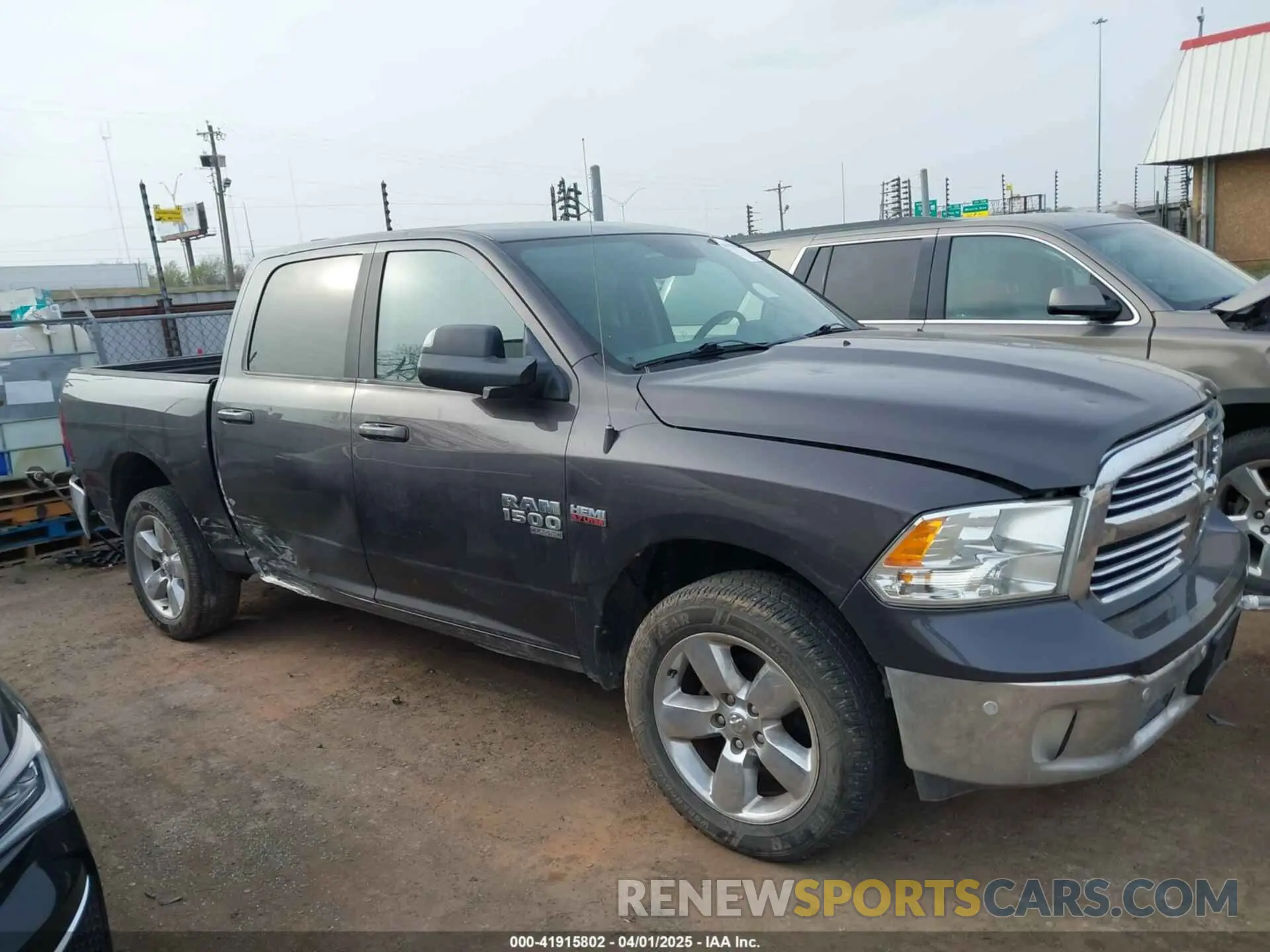 14 fotografías del automóvil dañado 1C6RR7LT5KS533875 RAM 1500 CLASSIC 2019