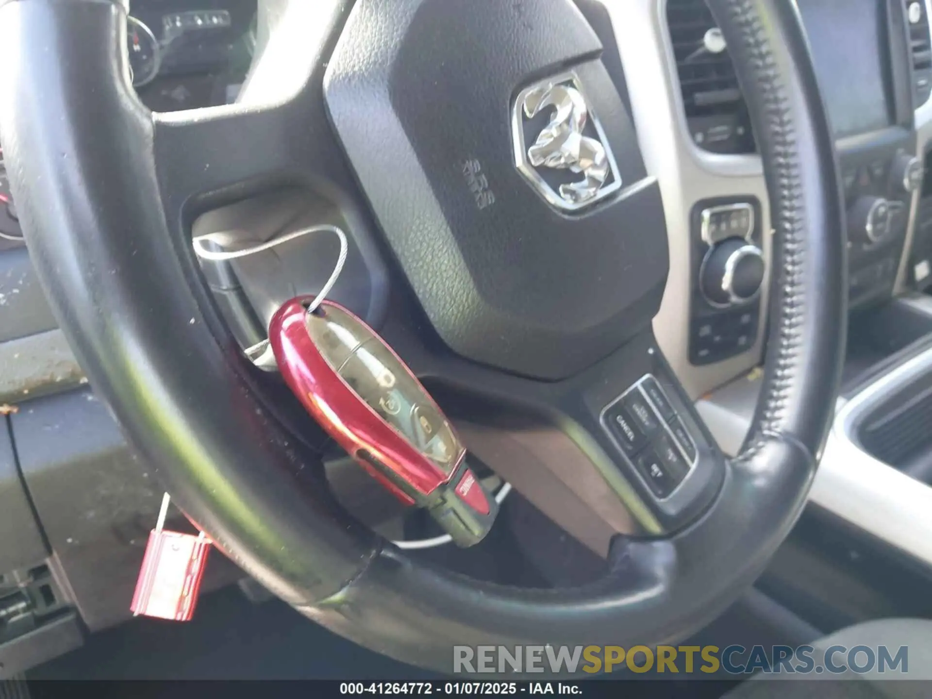 11 fotografías del automóvil dañado 1C6RR7LT6KS534632 RAM 1500 CLASSIC 2019