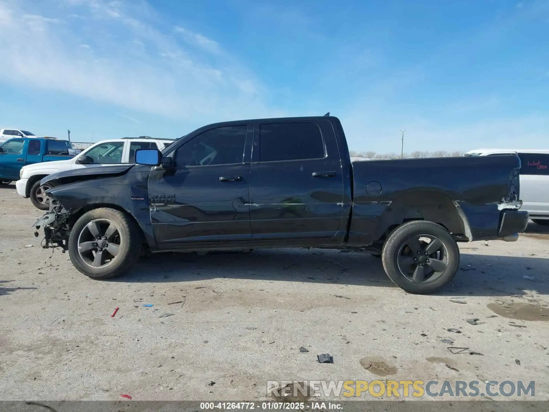 14 fotografías del automóvil dañado 1C6RR7LT6KS534632 RAM 1500 CLASSIC 2019