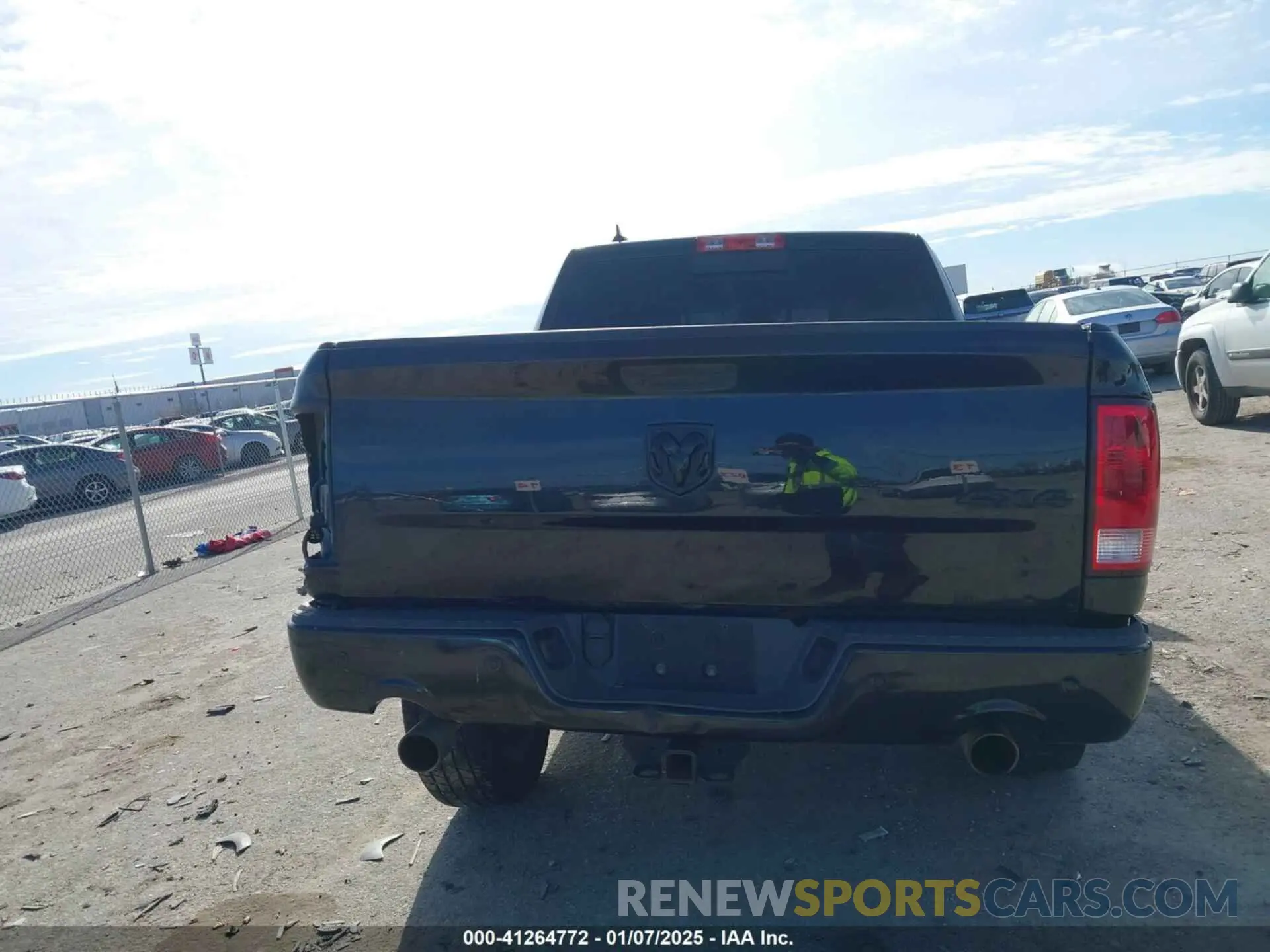 16 fotografías del automóvil dañado 1C6RR7LT6KS534632 RAM 1500 CLASSIC 2019