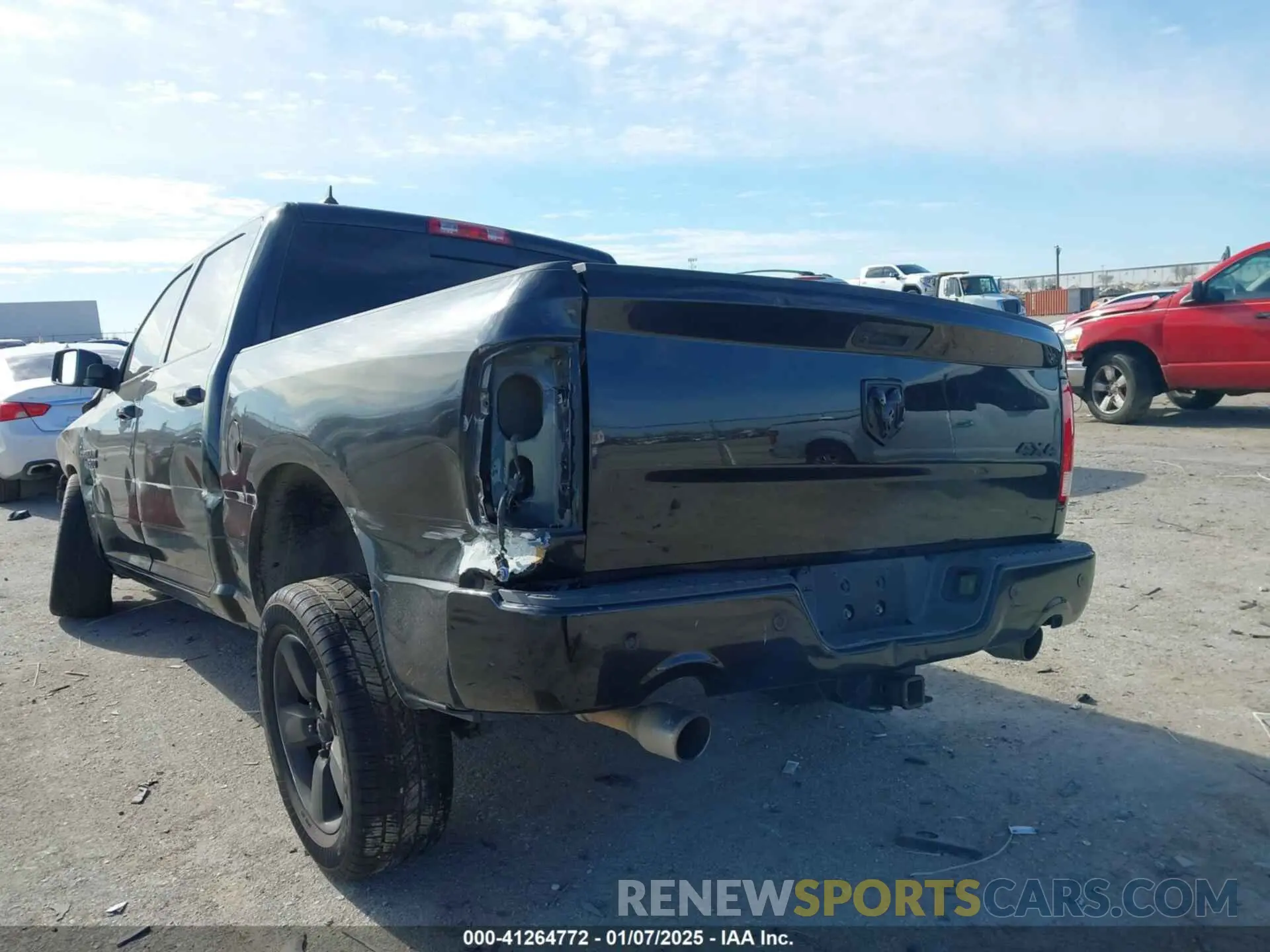 3 fotografías del automóvil dañado 1C6RR7LT6KS534632 RAM 1500 CLASSIC 2019
