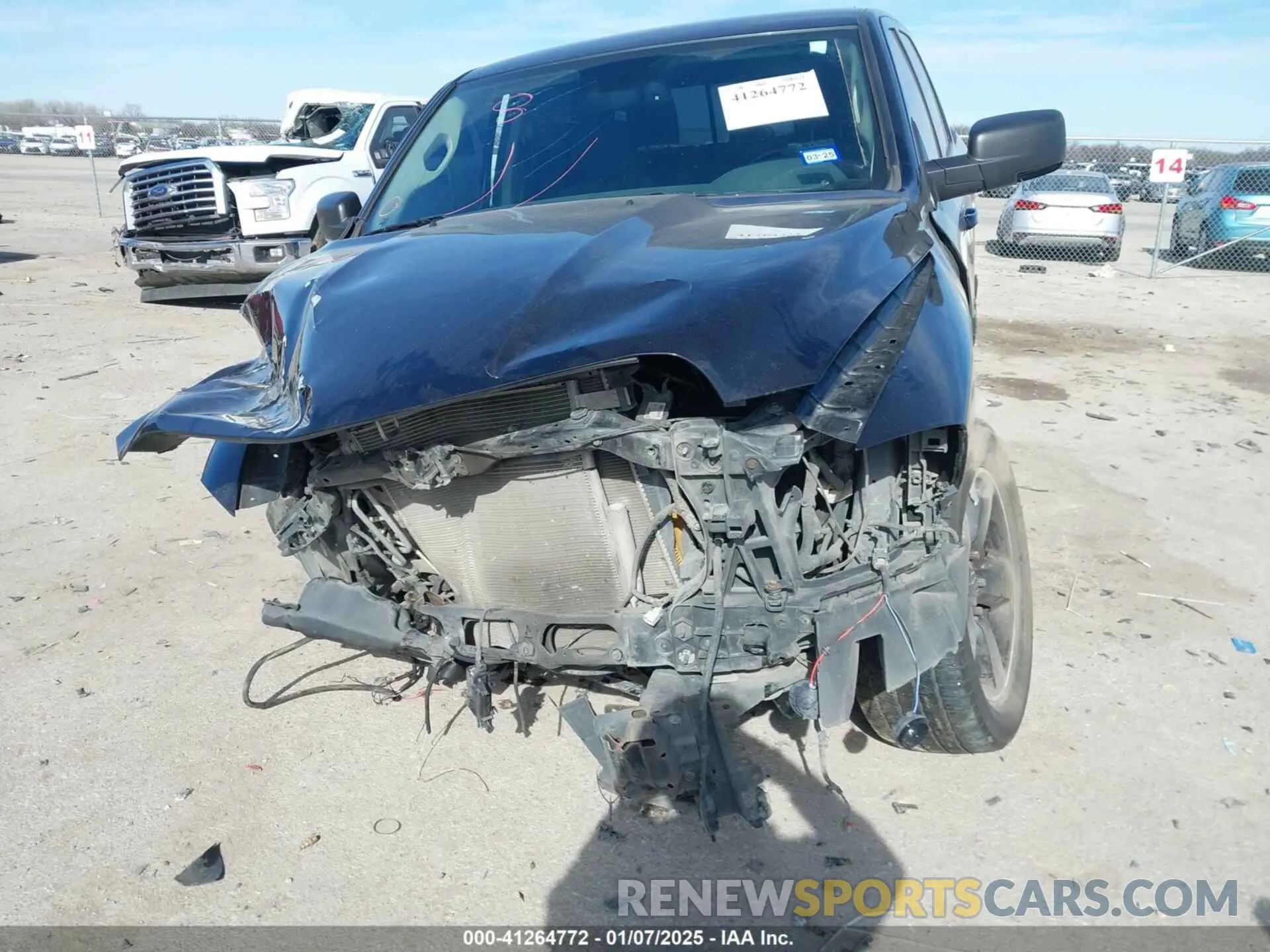 6 fotografías del automóvil dañado 1C6RR7LT6KS534632 RAM 1500 CLASSIC 2019