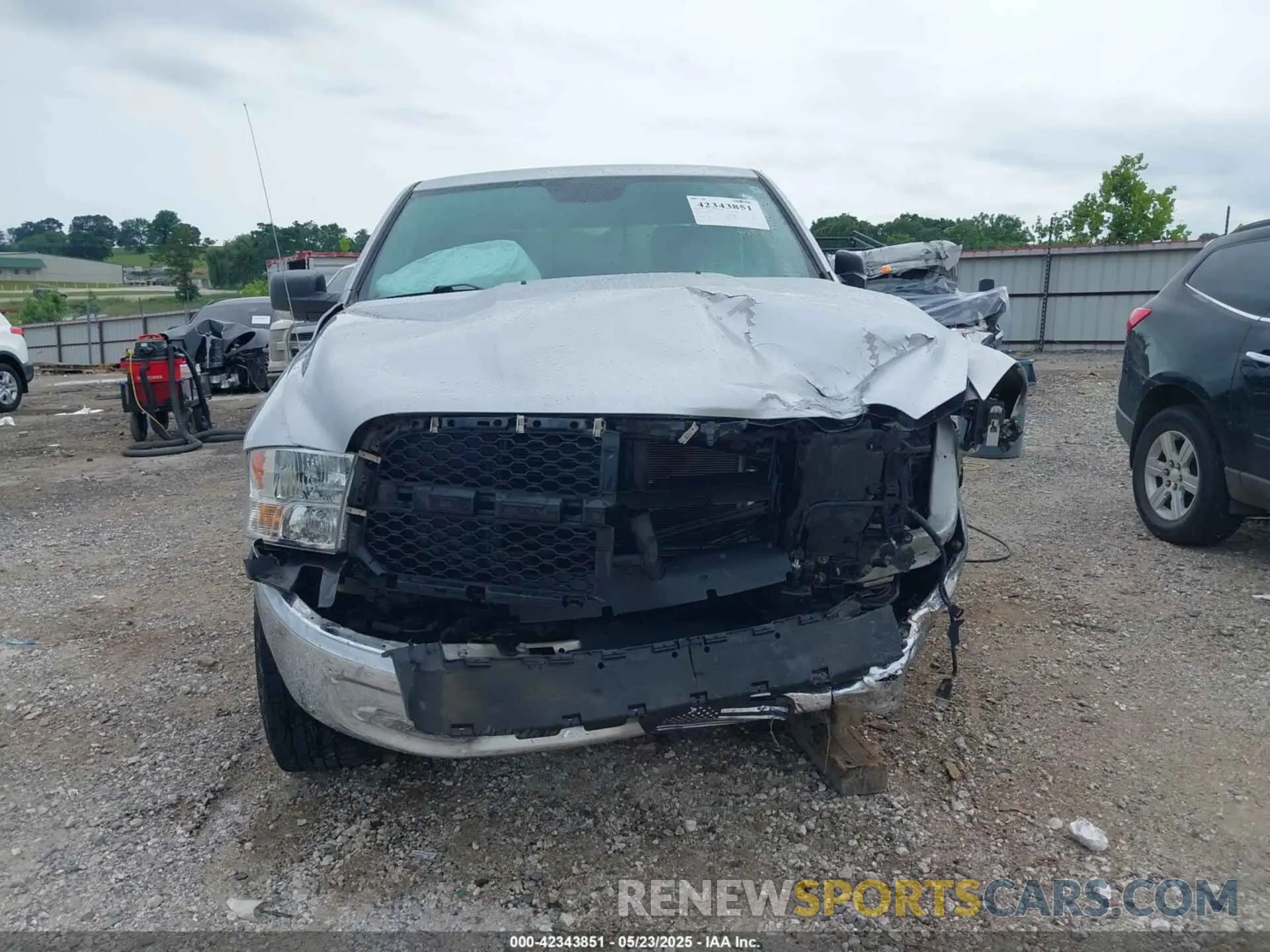 12 fotografías del automóvil dañado 1C6RR7LT6KS550104 RAM 1500 CLASSIC 2019