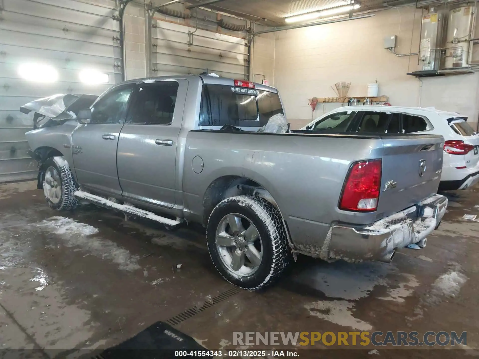 3 fotografías del automóvil dañado 1C6RR7LT6KS638926 RAM 1500 CLASSIC 2019