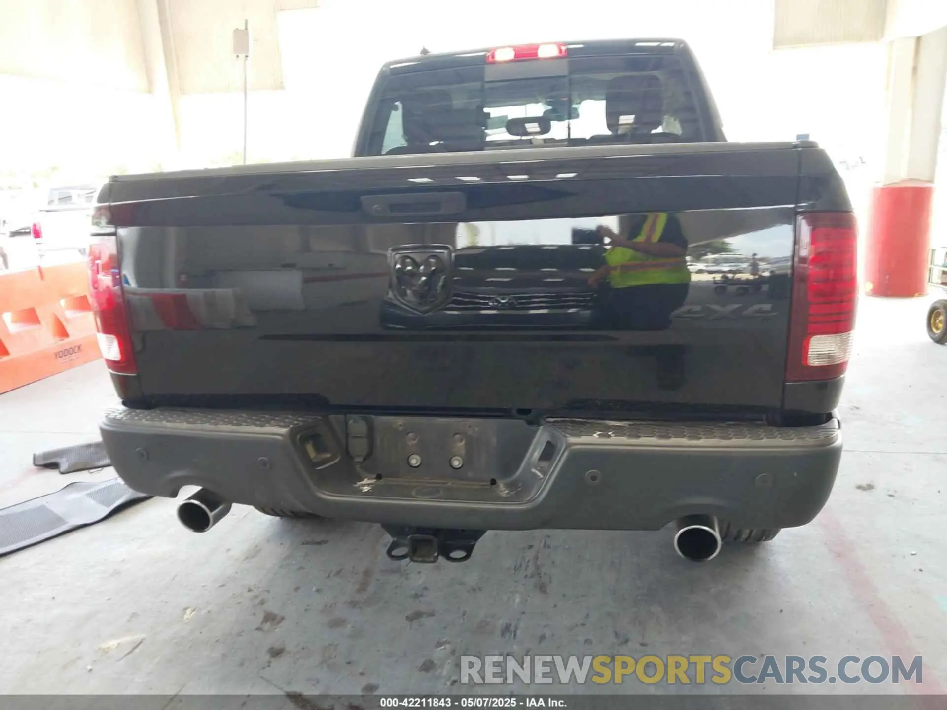 16 fotografías del automóvil dañado 1C6RR7LT7KS665780 RAM 1500 CLASSIC 2019