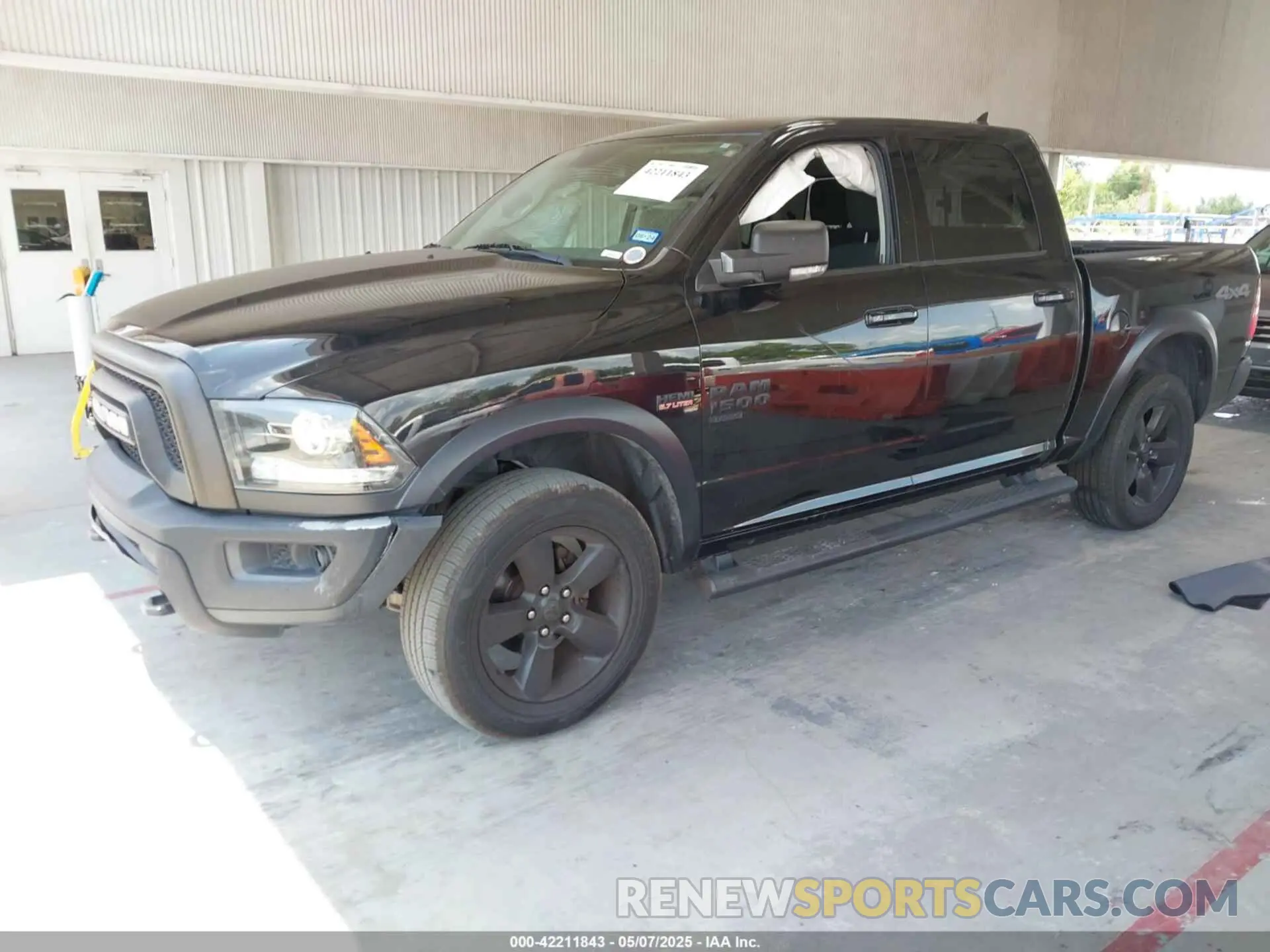2 fotografías del automóvil dañado 1C6RR7LT7KS665780 RAM 1500 CLASSIC 2019