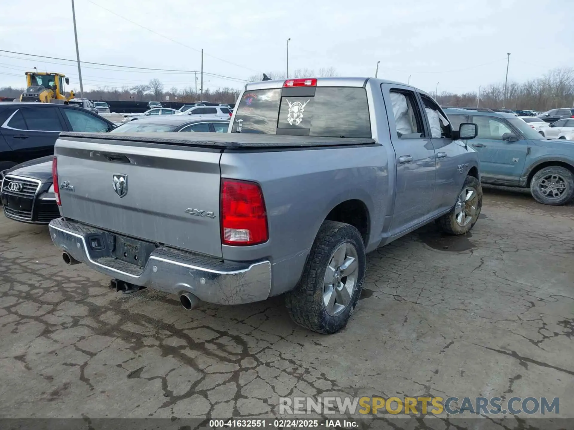 4 fotografías del automóvil dañado 1C6RR7LT7KS689674 RAM 1500 CLASSIC 2019