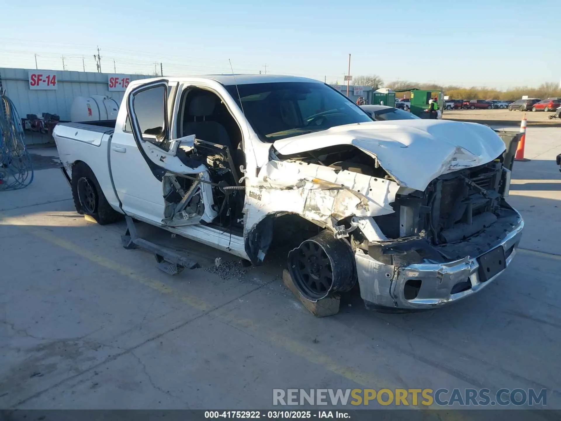1 fotografías del automóvil dañado 1C6RR7LT9KS527190 RAM 1500 CLASSIC 2019