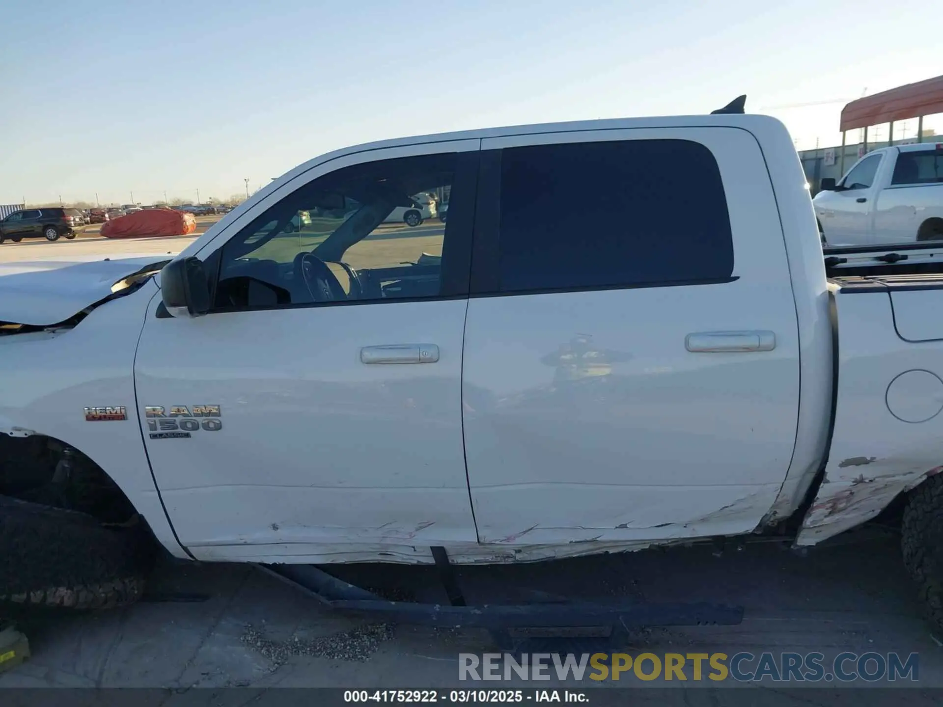15 fotografías del automóvil dañado 1C6RR7LT9KS527190 RAM 1500 CLASSIC 2019