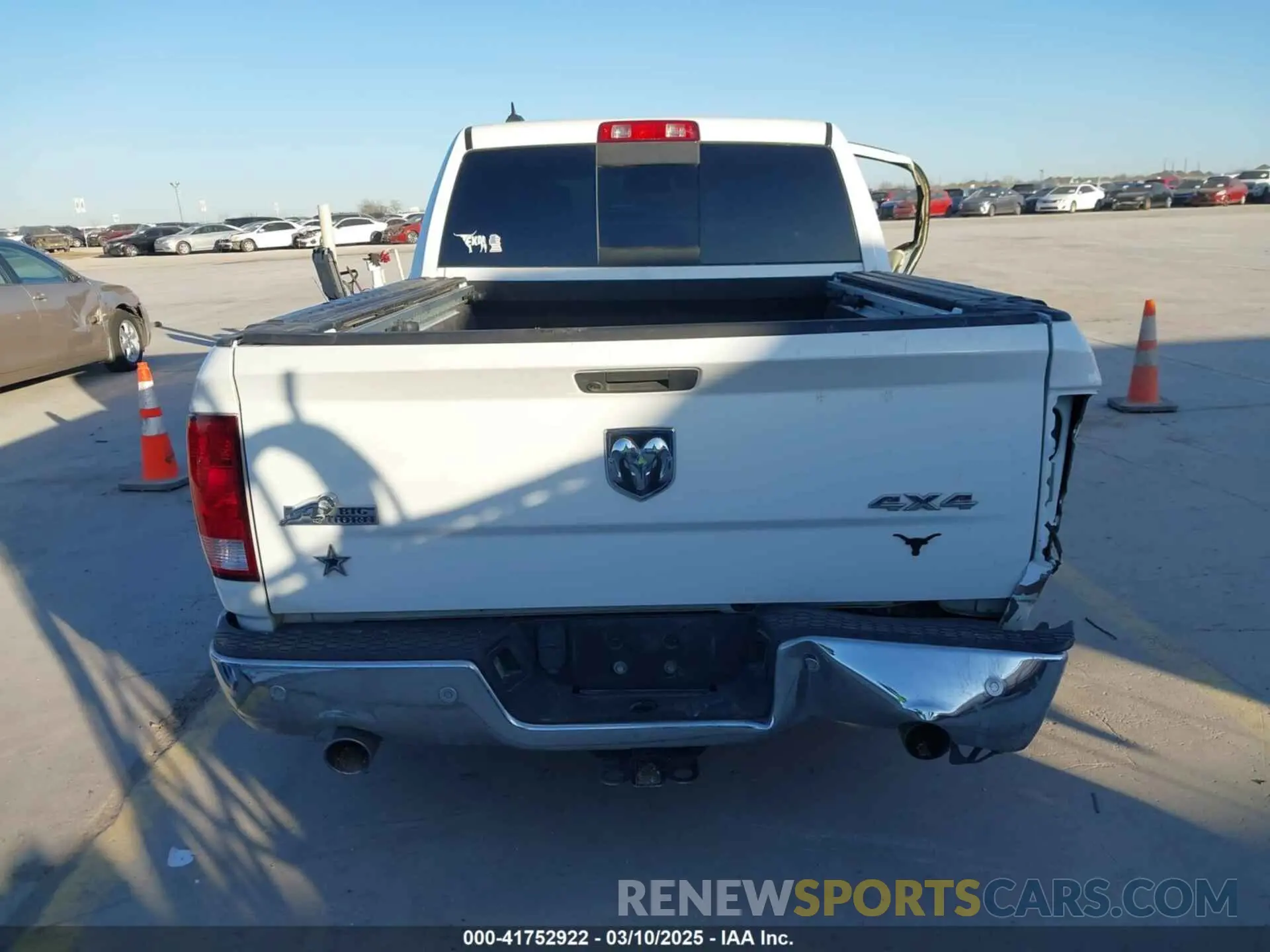 17 fotografías del automóvil dañado 1C6RR7LT9KS527190 RAM 1500 CLASSIC 2019