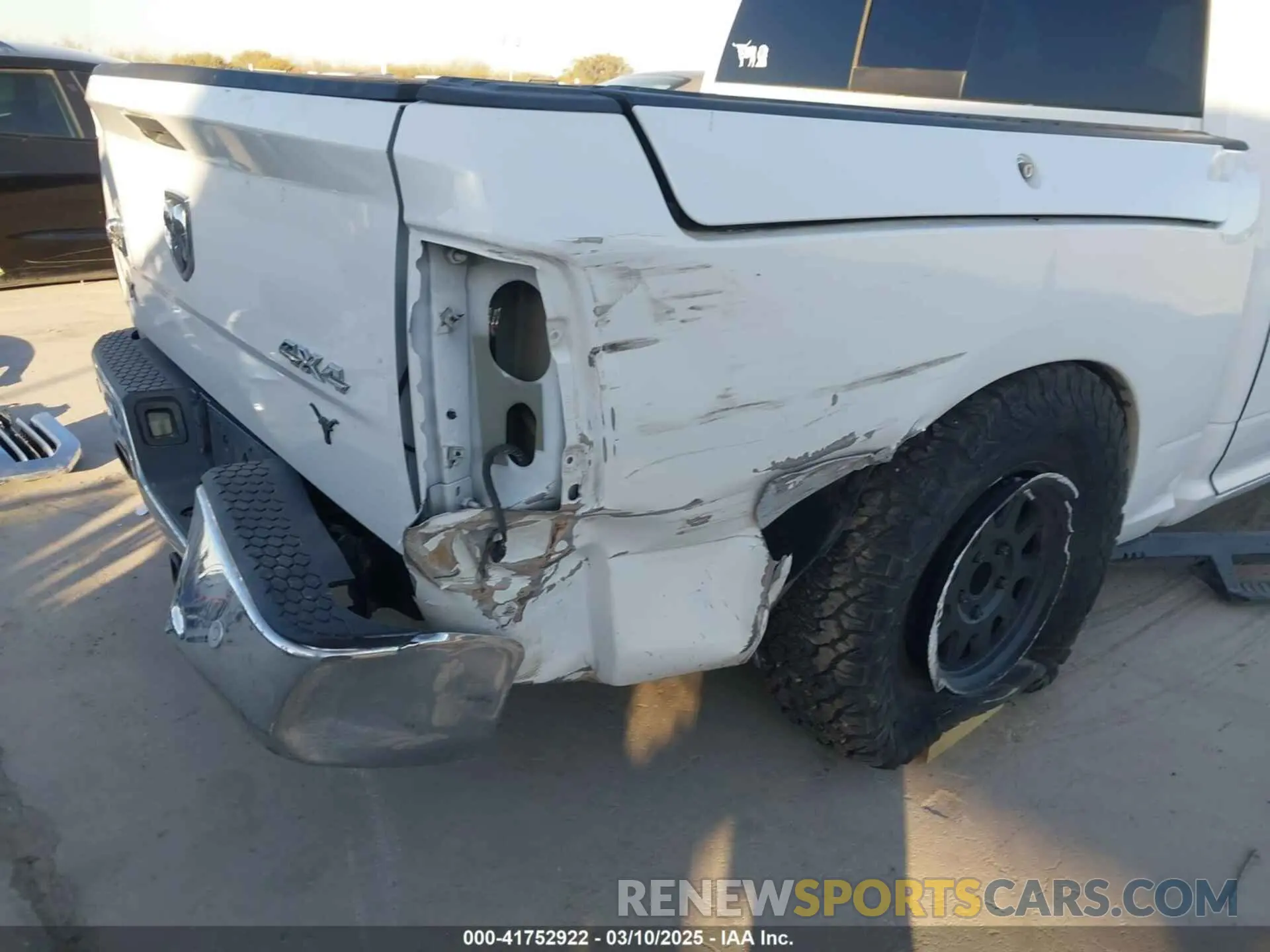18 fotografías del automóvil dañado 1C6RR7LT9KS527190 RAM 1500 CLASSIC 2019