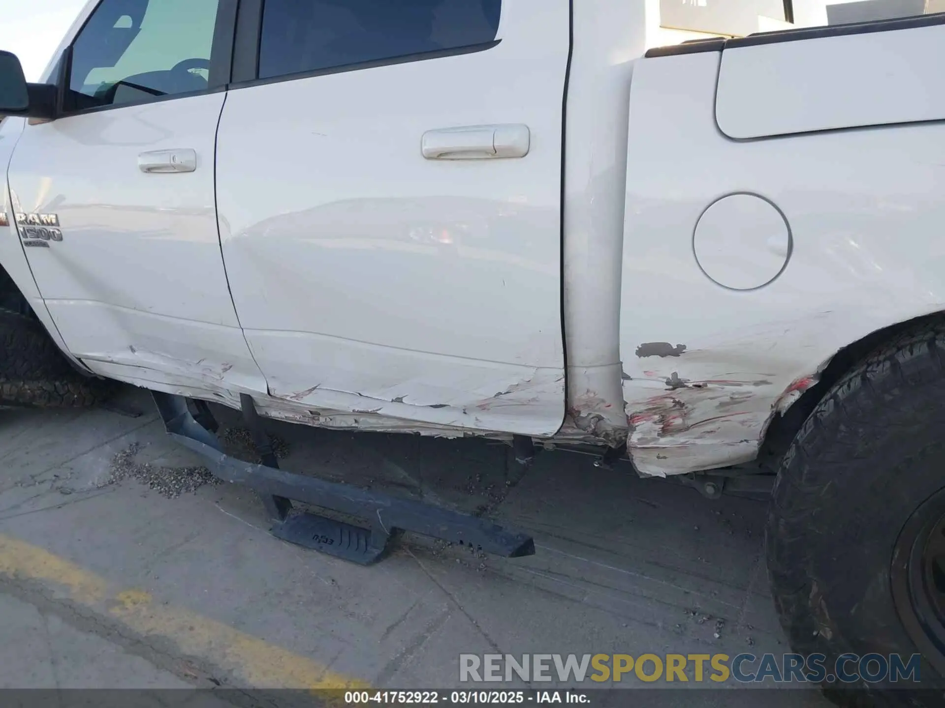19 fotografías del automóvil dañado 1C6RR7LT9KS527190 RAM 1500 CLASSIC 2019