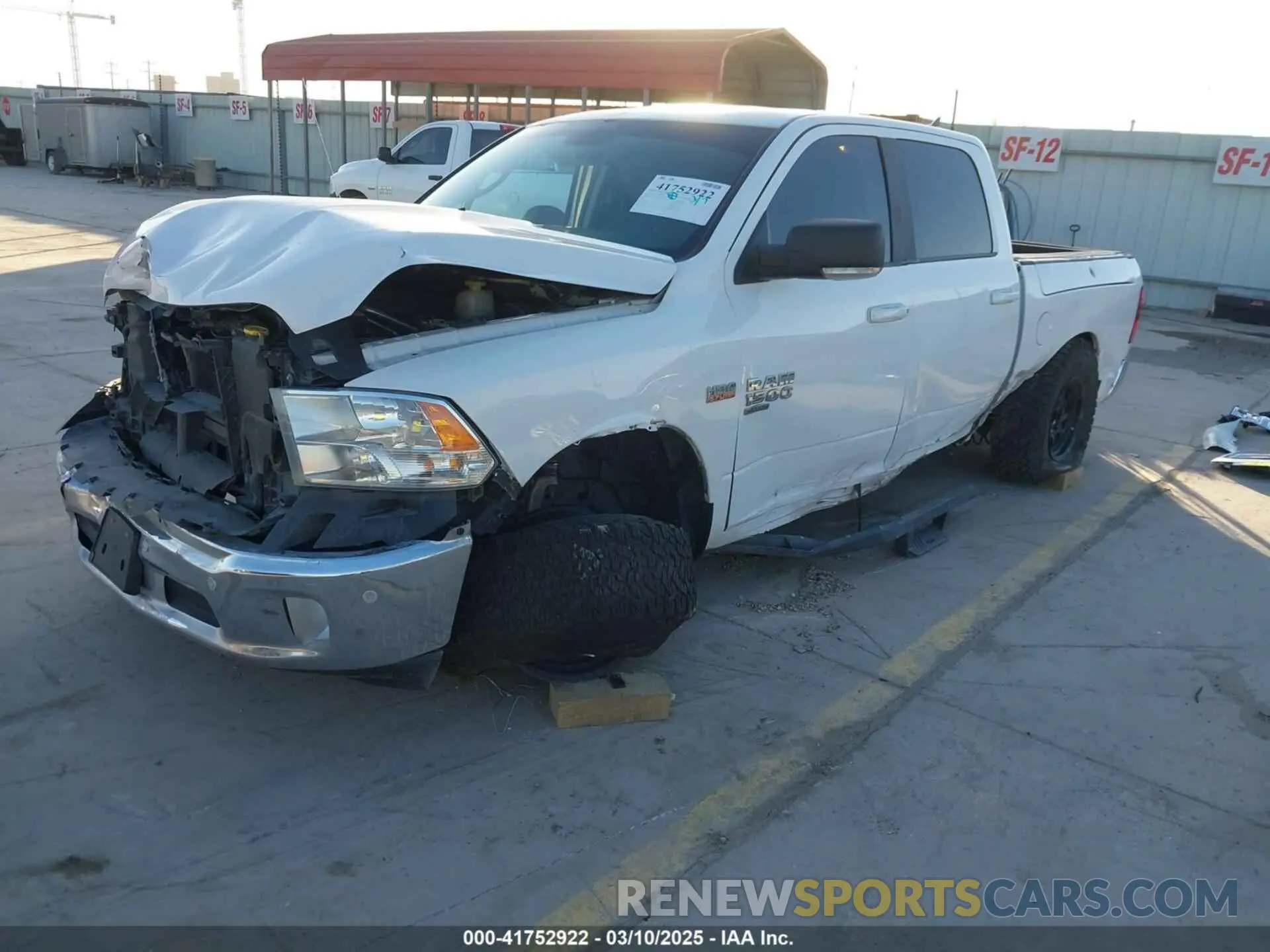2 fotografías del automóvil dañado 1C6RR7LT9KS527190 RAM 1500 CLASSIC 2019