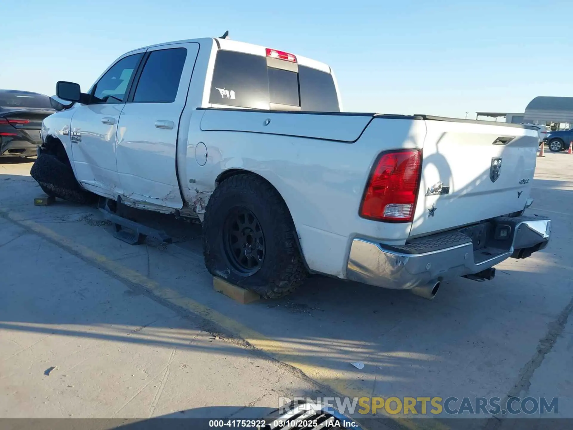 3 fotografías del automóvil dañado 1C6RR7LT9KS527190 RAM 1500 CLASSIC 2019