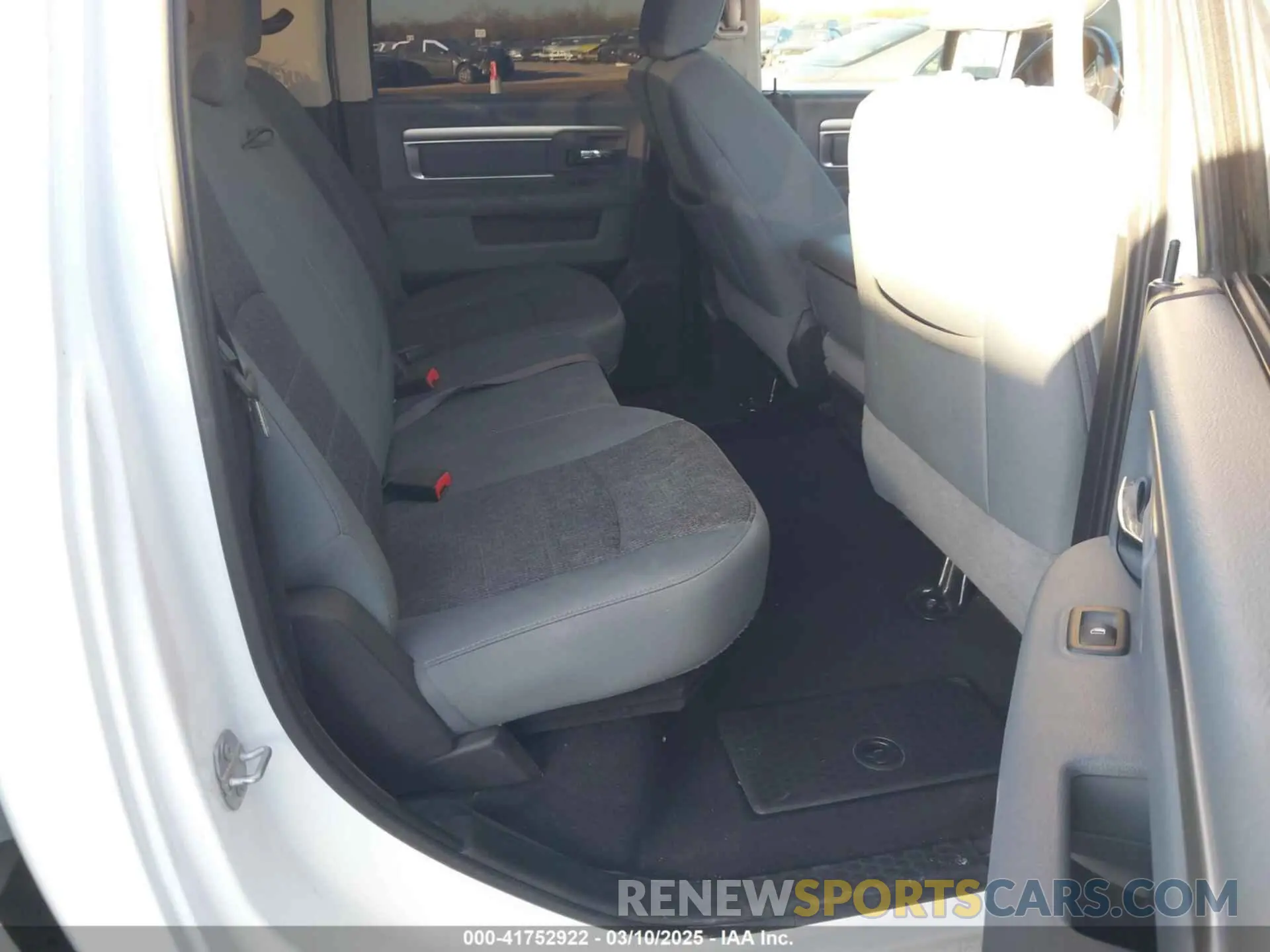 8 fotografías del automóvil dañado 1C6RR7LT9KS527190 RAM 1500 CLASSIC 2019