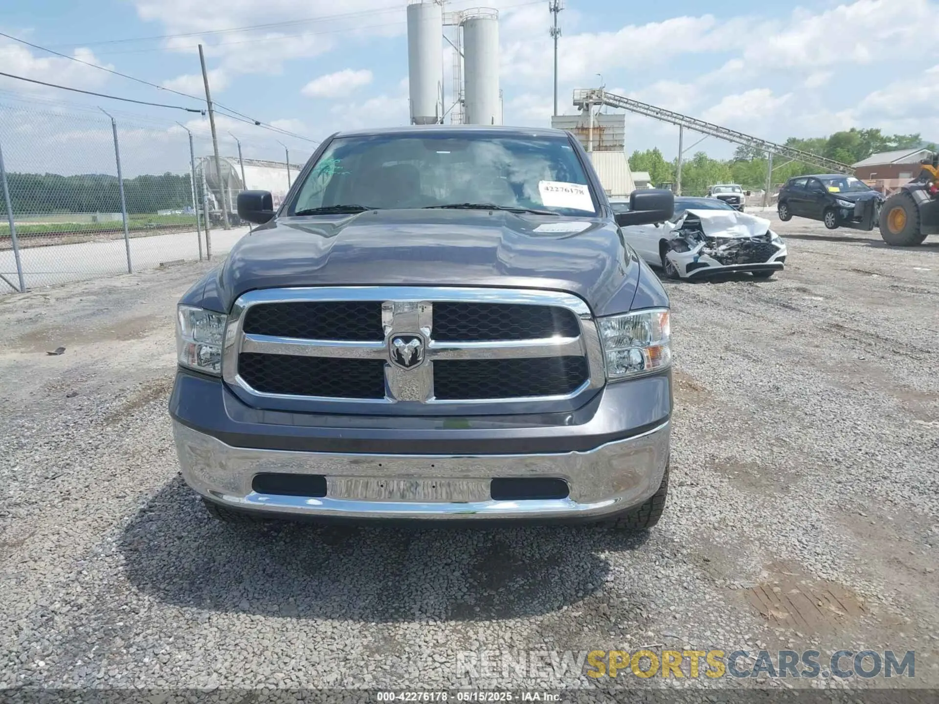 12 fotografías del automóvil dañado 1C6RR7SM1KS696999 RAM 1500 CLASSIC 2019