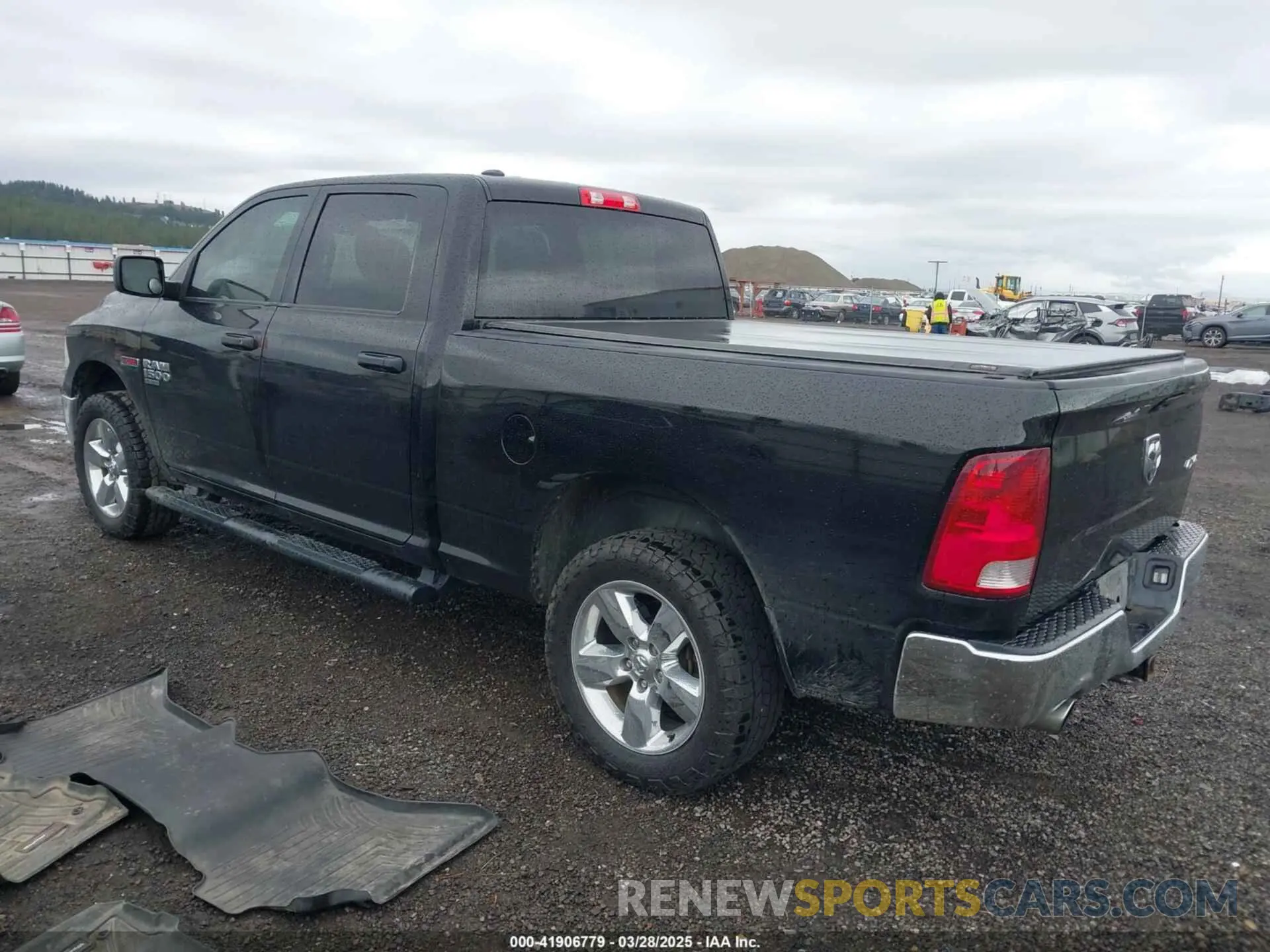 3 fotografías del automóvil dañado 1C6RR7SM2KS682044 RAM 1500 CLASSIC 2019