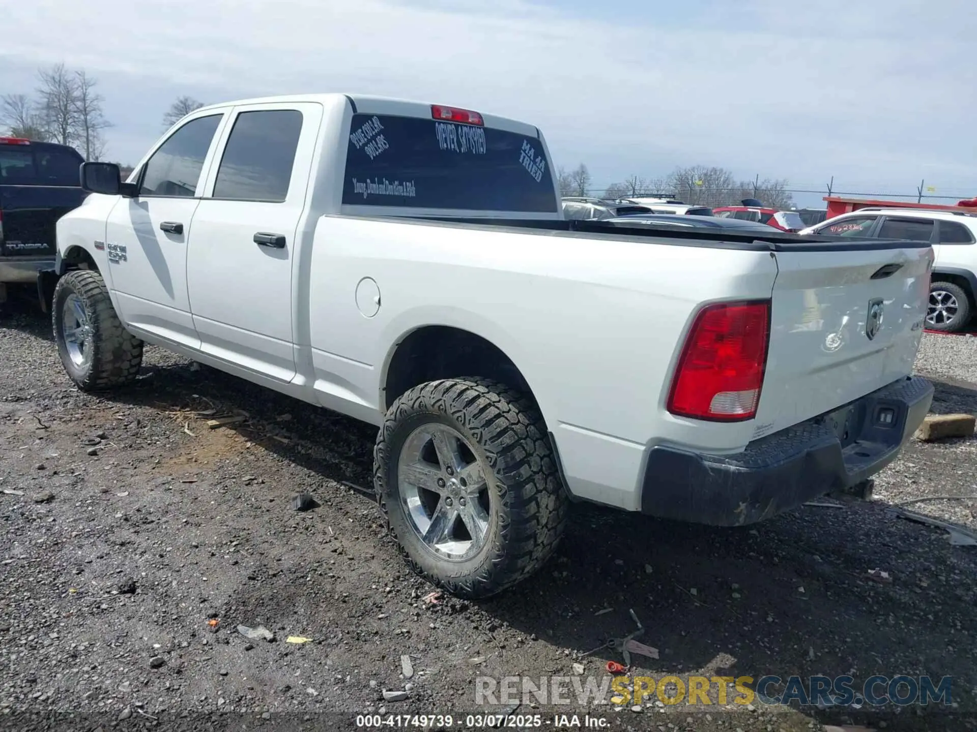 3 fotografías del automóvil dañado 1C6RR7ST2KS731153 RAM 1500 CLASSIC 2019
