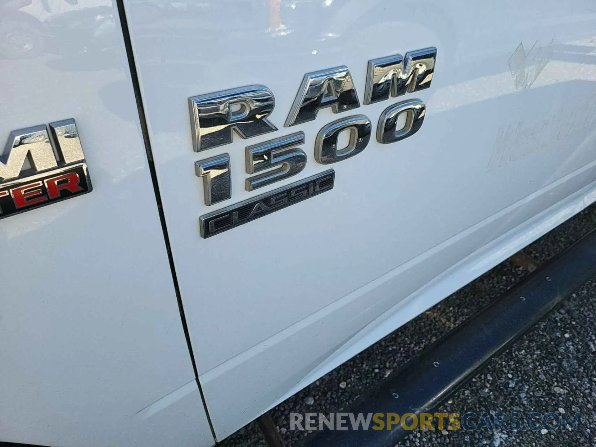 11 fotografías del automóvil dañado 1C6RR7ST7KS602650 RAM 1500 CLASSIC 2019