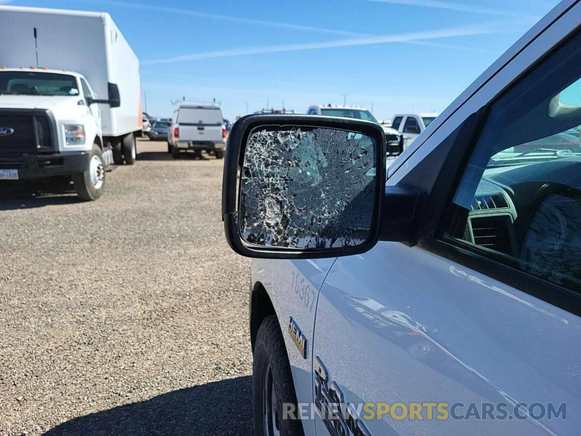 14 fotografías del automóvil dañado 1C6RR7ST7KS602650 RAM 1500 CLASSIC 2019