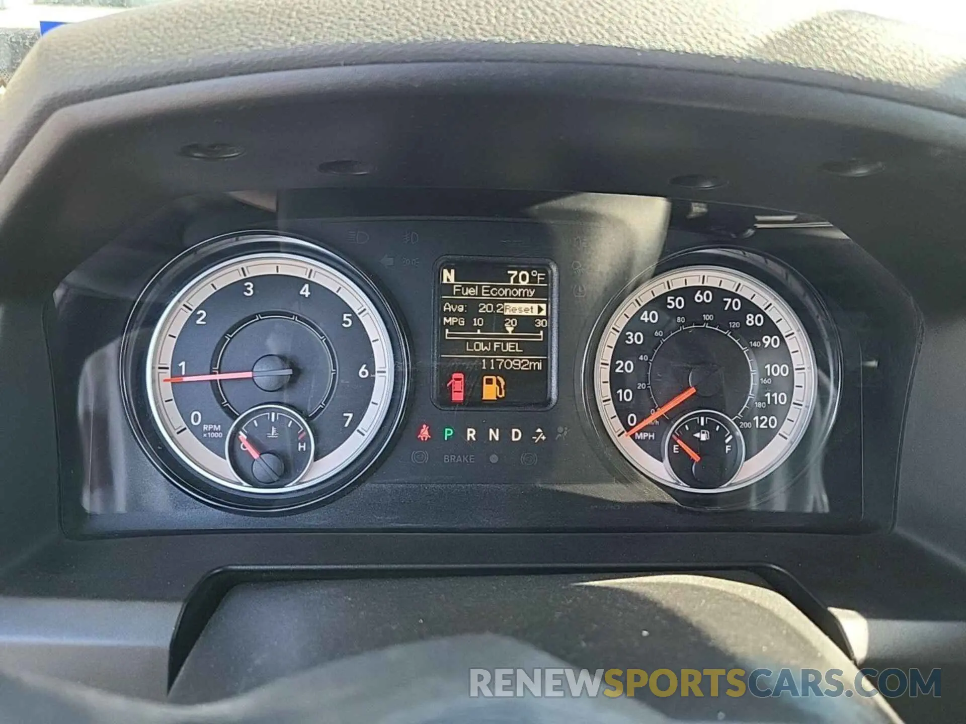 15 fotografías del automóvil dañado 1C6RR7ST7KS602650 RAM 1500 CLASSIC 2019