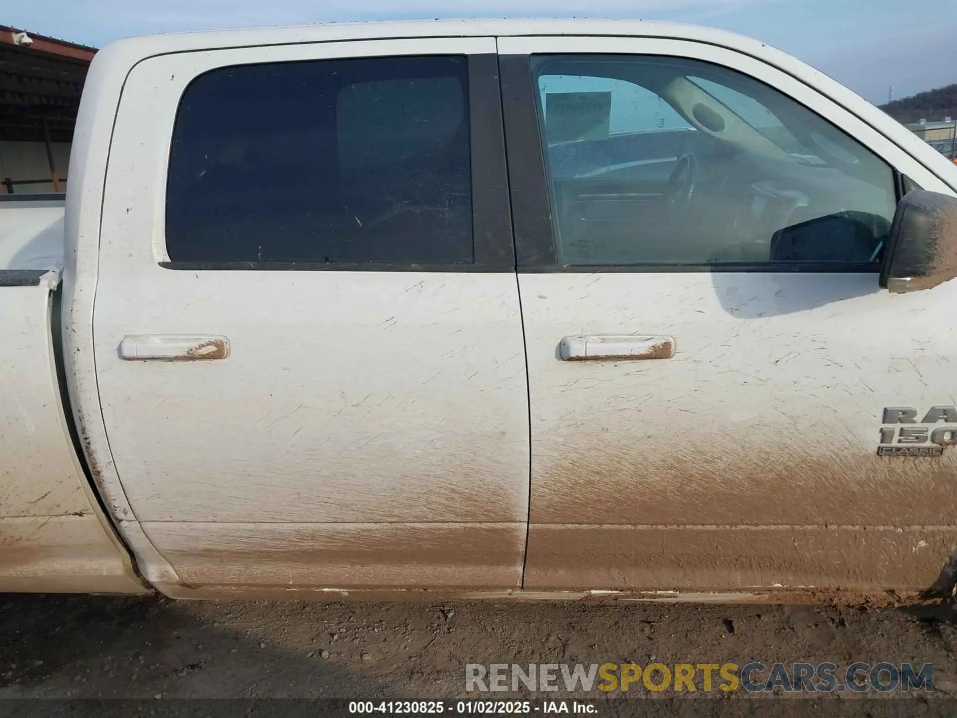 14 fotografías del automóvil dañado 1C6RR7TT1KS513056 RAM 1500 CLASSIC 2019