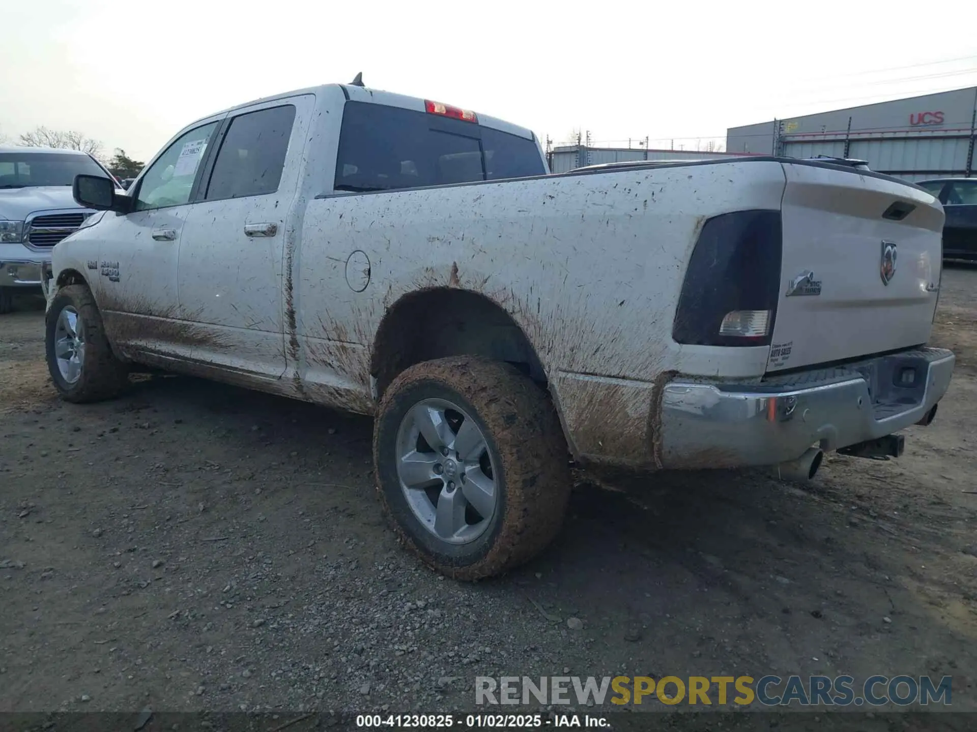 3 fotografías del automóvil dañado 1C6RR7TT1KS513056 RAM 1500 CLASSIC 2019