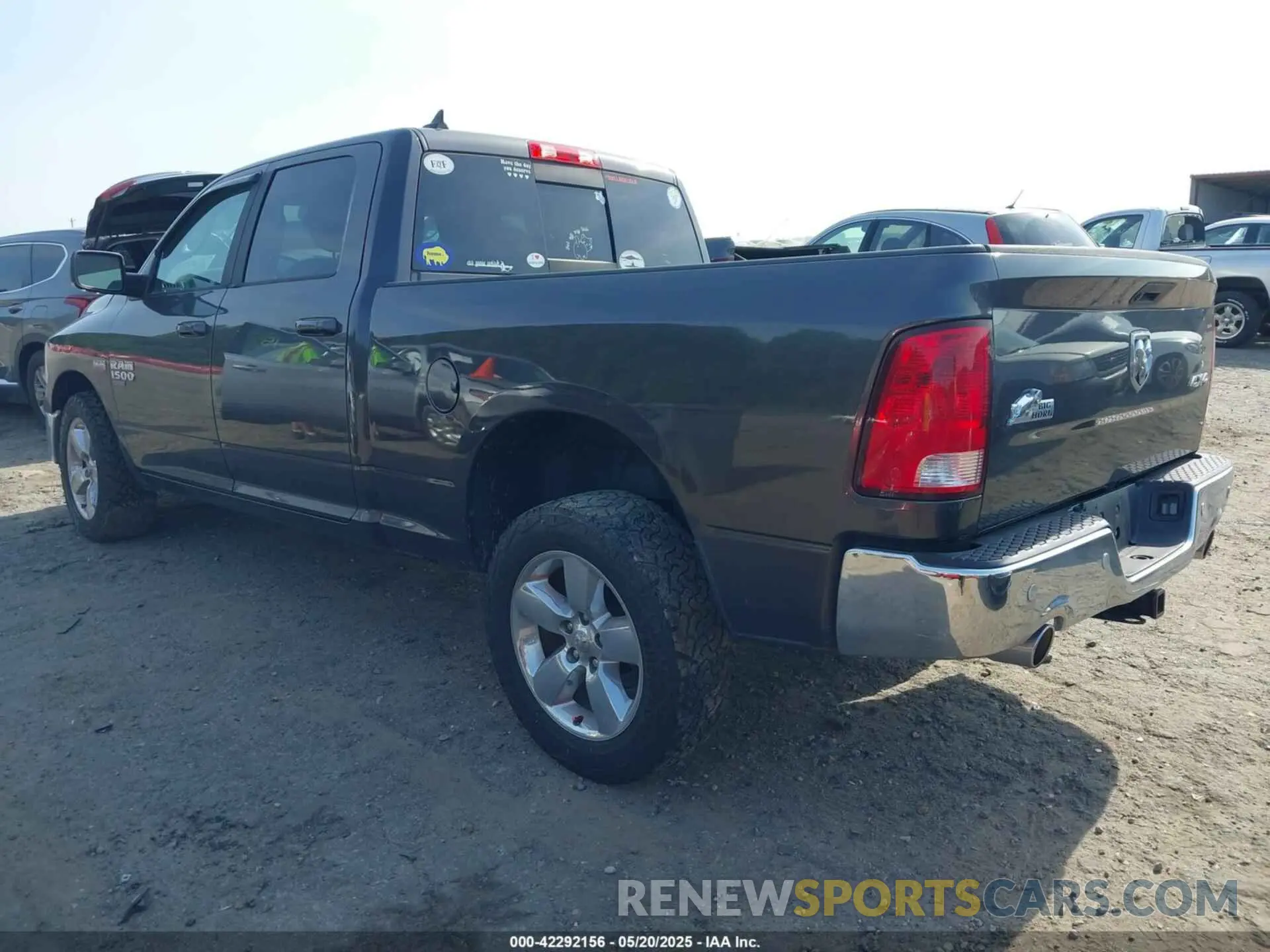 3 fotografías del automóvil dañado 1C6RR7TT2KS648286 RAM 1500 CLASSIC 2019