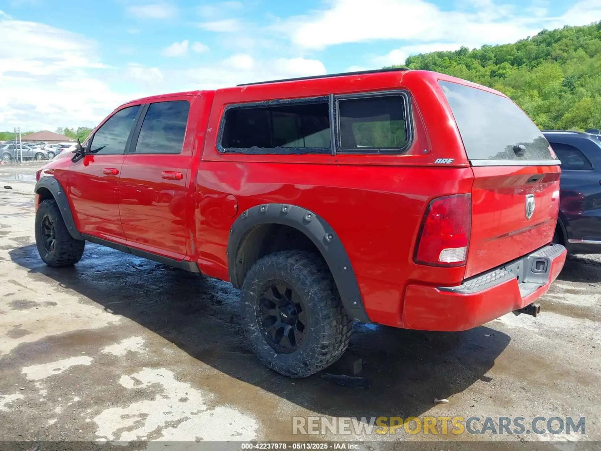 3 fotografías del automóvil dañado 1C6RR7TT7KS516706 RAM 1500 CLASSIC 2019