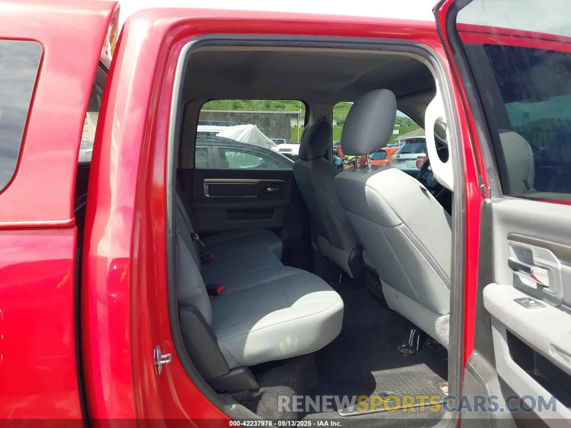 8 fotografías del automóvil dañado 1C6RR7TT7KS516706 RAM 1500 CLASSIC 2019