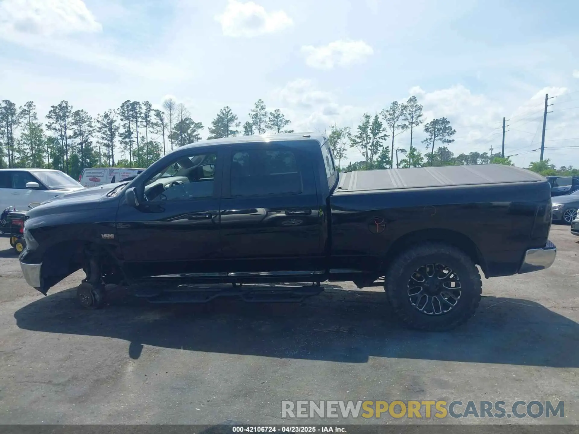 14 fotografías del automóvil dañado 1C6RR7TT8KS606205 RAM 1500 CLASSIC 2019