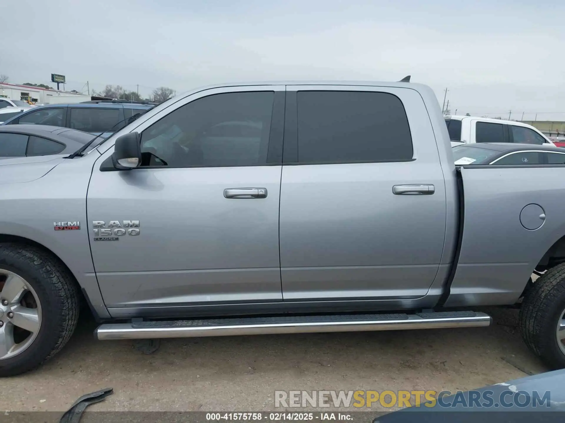14 fotografías del automóvil dañado 1C6RR7TT8KS702867 RAM 1500 CLASSIC 2019