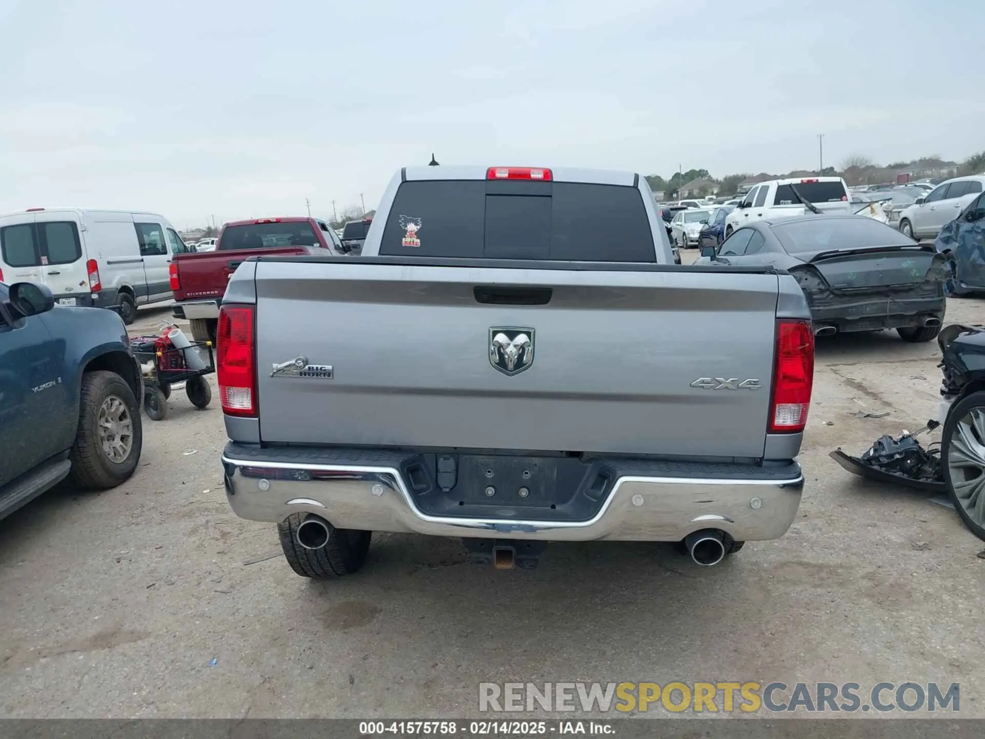 16 fotografías del automóvil dañado 1C6RR7TT8KS702867 RAM 1500 CLASSIC 2019