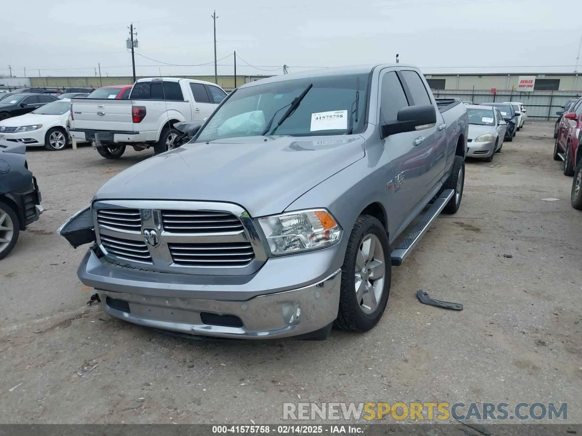 2 fotografías del automóvil dañado 1C6RR7TT8KS702867 RAM 1500 CLASSIC 2019