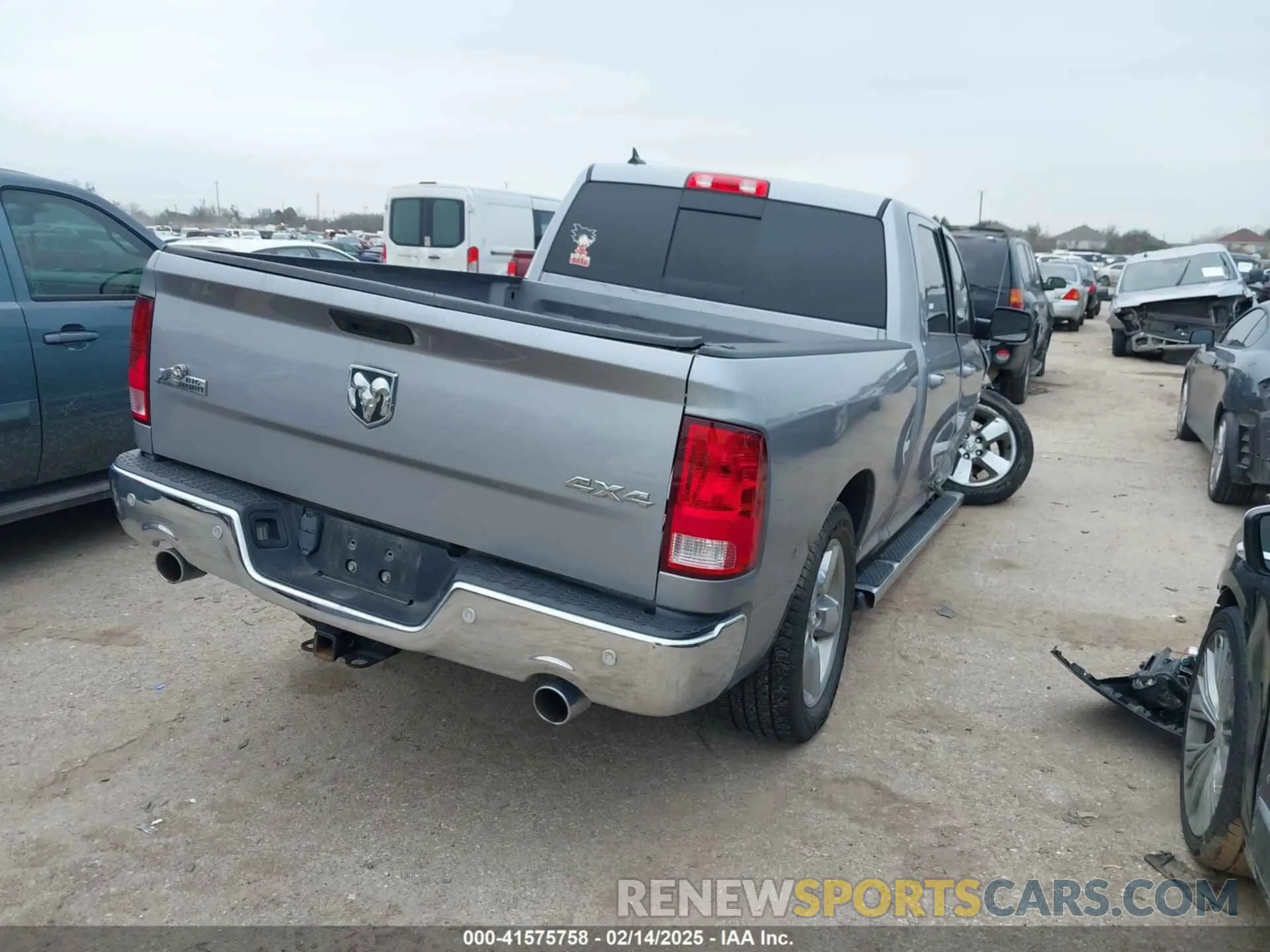 4 fotografías del automóvil dañado 1C6RR7TT8KS702867 RAM 1500 CLASSIC 2019