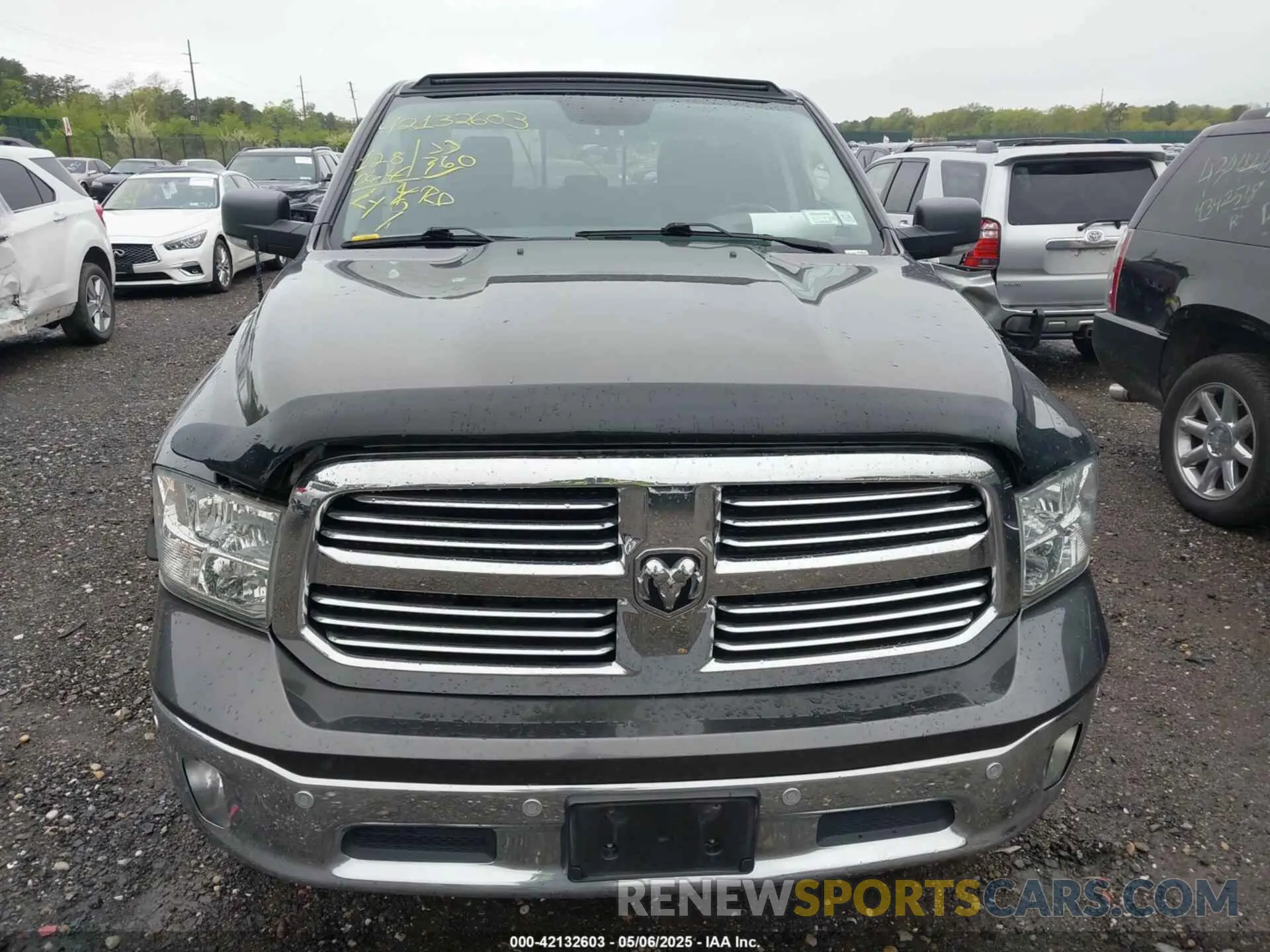 12 fotografías del automóvil dañado 1C6RR7TTXKS658743 RAM 1500 CLASSIC 2019